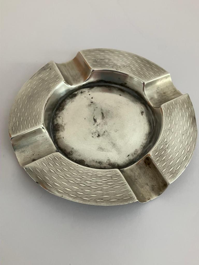 Antique SILVER ASHTRAY Having engine turned border design, with clear hallmark for Deakin and - Image 3 of 3