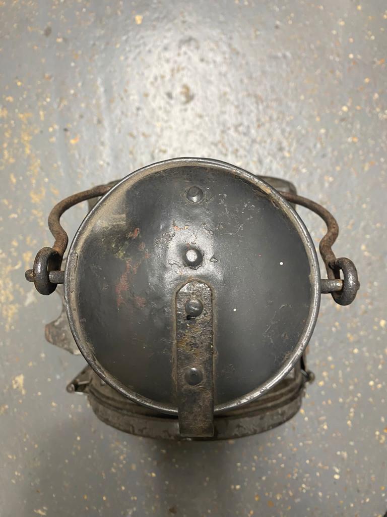 A 1934 German Railway Lantern - Marks of Leonard Kolb Nurnberg. Original brass plate. - Image 5 of 5