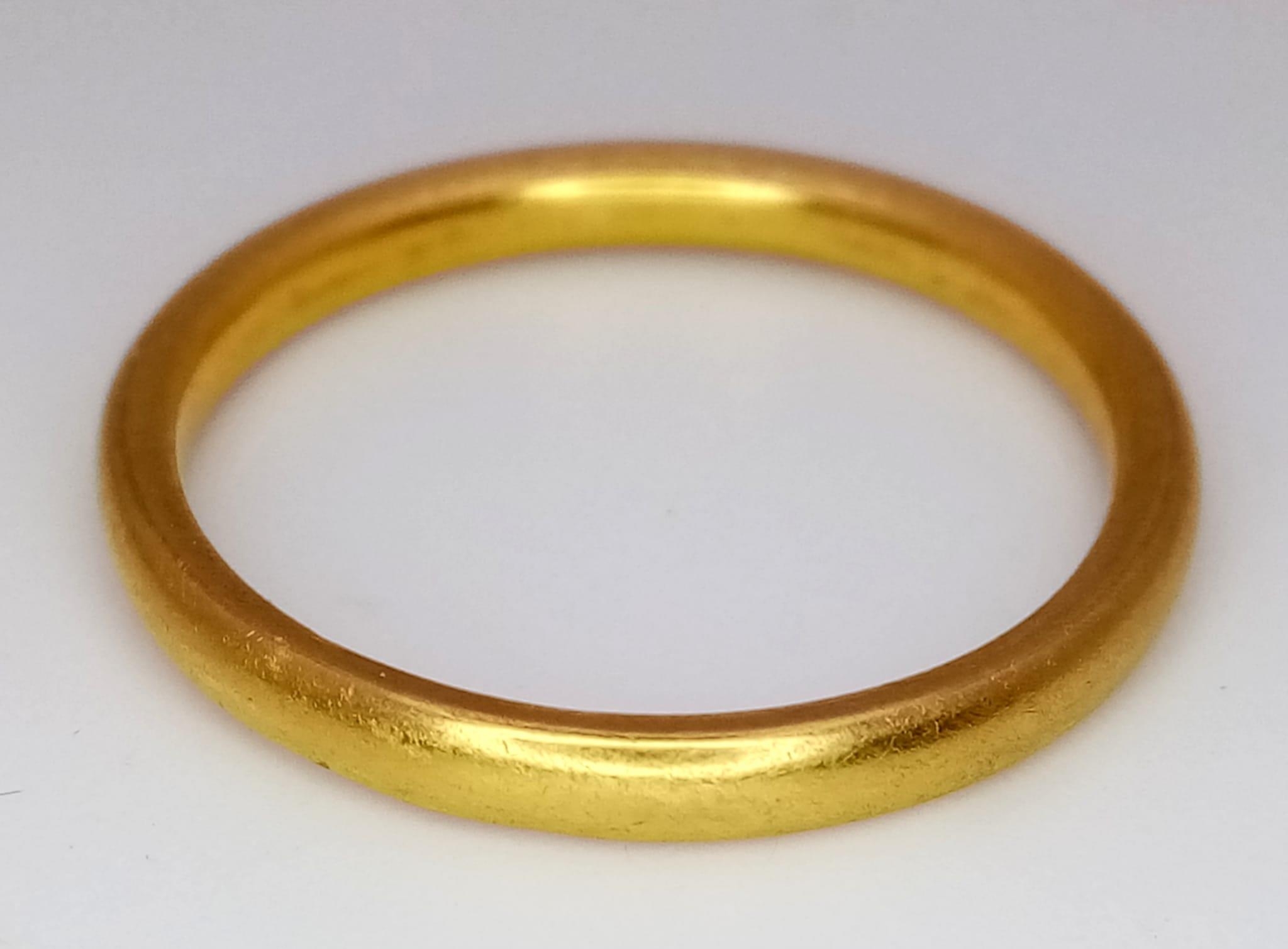 A Vintage 22K Yellow Gold Band Ring. Size R. 4.18g weight. - Image 3 of 4
