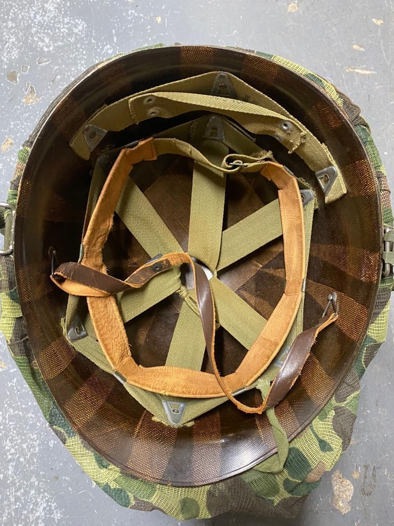 A WW2 USA Marine Corps Front Sean M1 Helmet with a Westinghouse Liner. There are numbers at the - Image 3 of 9