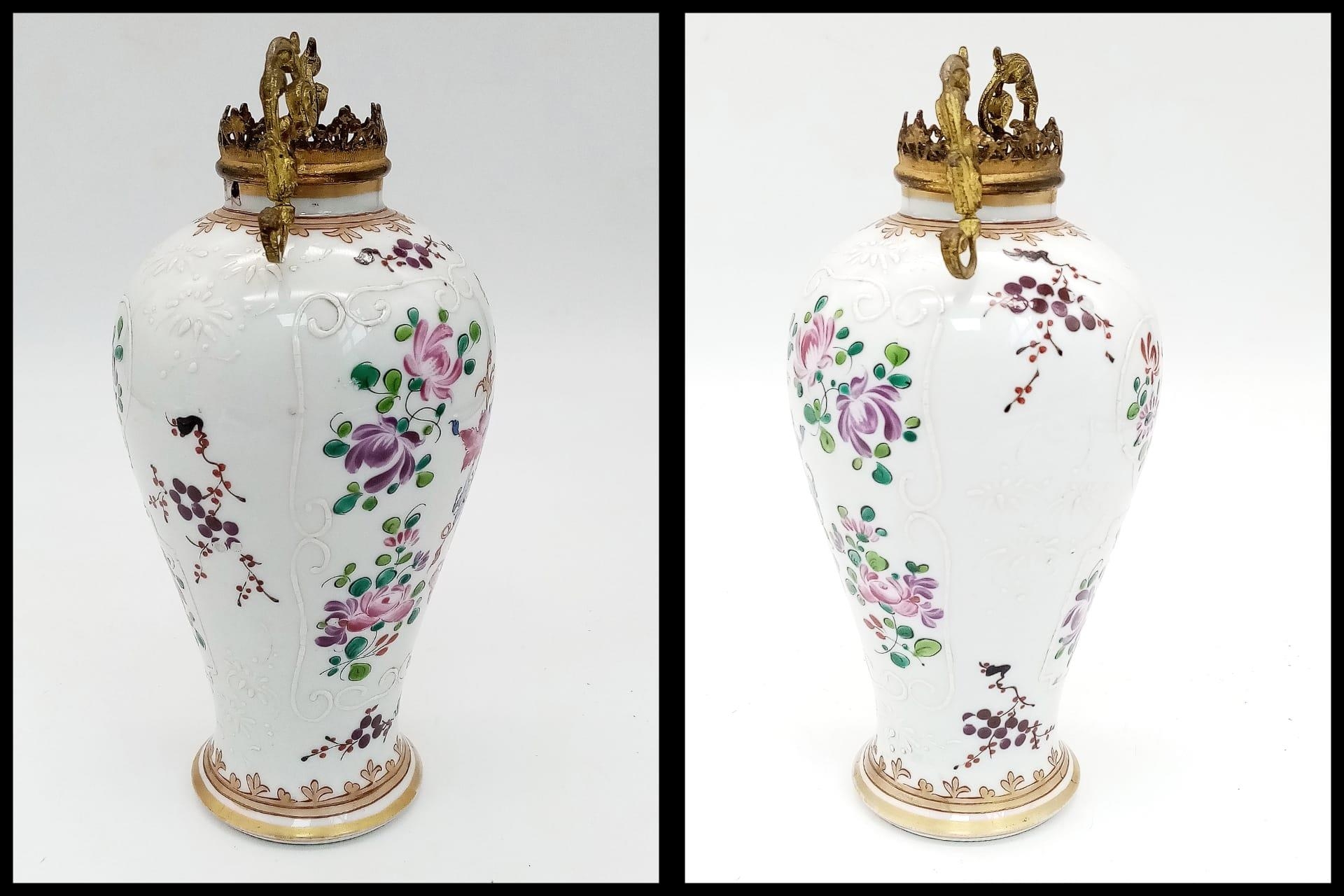 An Antique Porcelain Chinese Vase with Hand-Painted Armorial and Floral Decoration. Marks on base. - Image 3 of 5