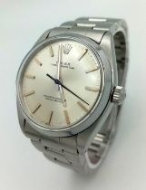 A Vintage Rolex Oyster Perpetual Gents Watch. Stainless steel bracelet and case - 34mm. Automatic