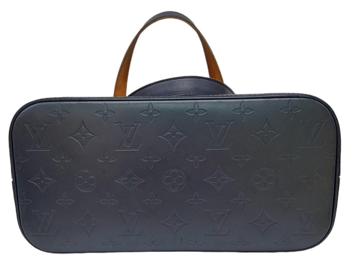 A Louis Vuitton Metallic Grey 'Stockton' Bag. Monogram leather exterior with silver-tone hardware - Image 4 of 9
