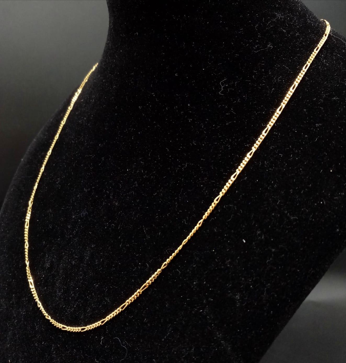 An 18K Yellow Gold Delicate Figaro Link Necklace. 44cm length. 3.43g weight. - Image 3 of 5