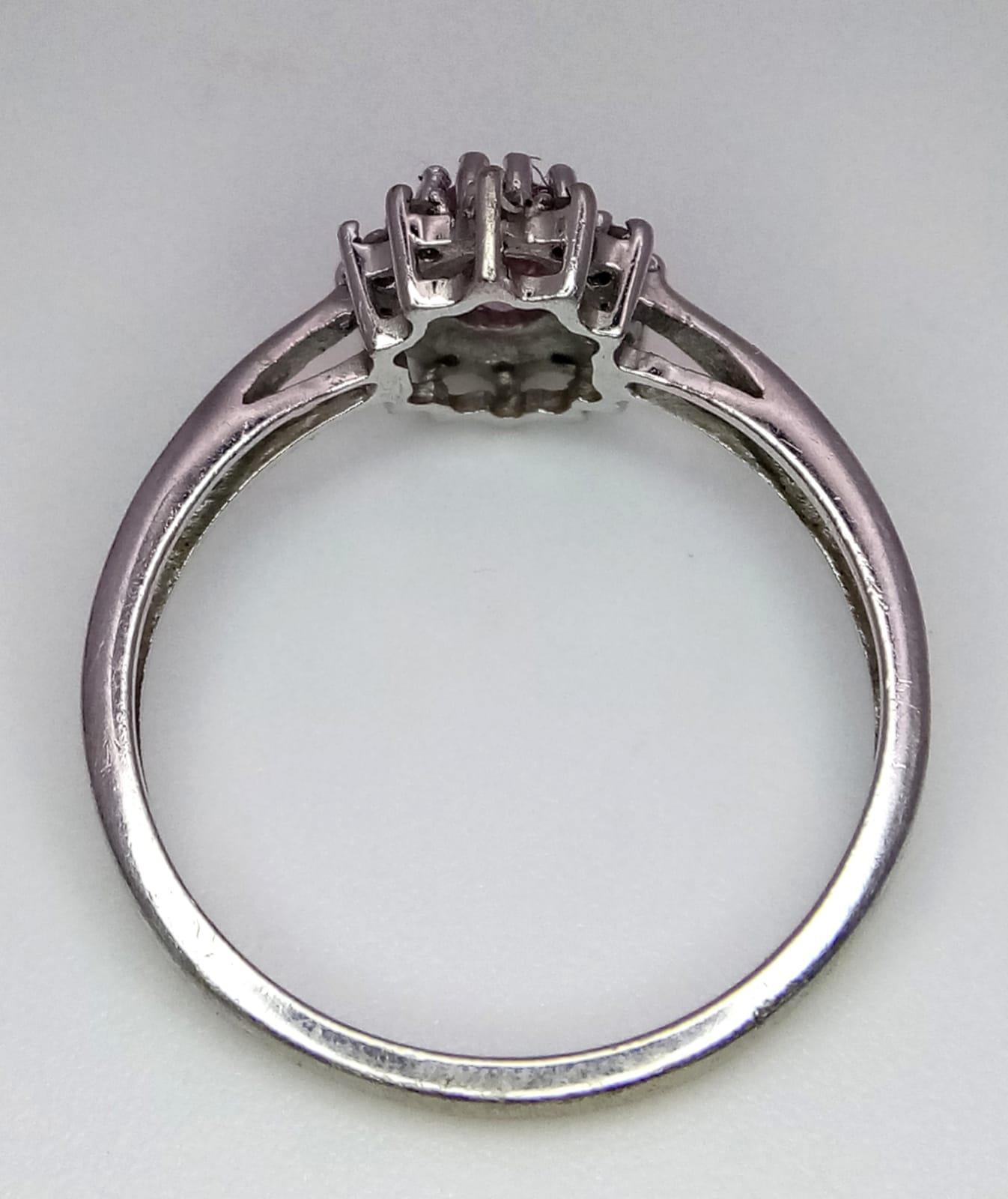 9k white gold diamond and pink sapphire ring. Weight: 2.2g Size: M (dia:0.12ct/sapp:0.40ct) - Image 3 of 4