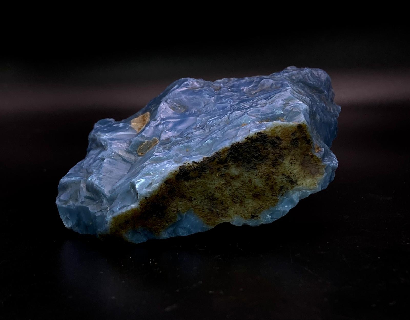 A very desirable for the serious collector, rough, large (834.5 carats), blue, opal specimen from - Image 2 of 4