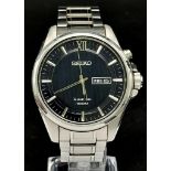 A Vintage Seiko Kinetic Gents Watch. This 471457 model has a stainless steel strap and case -