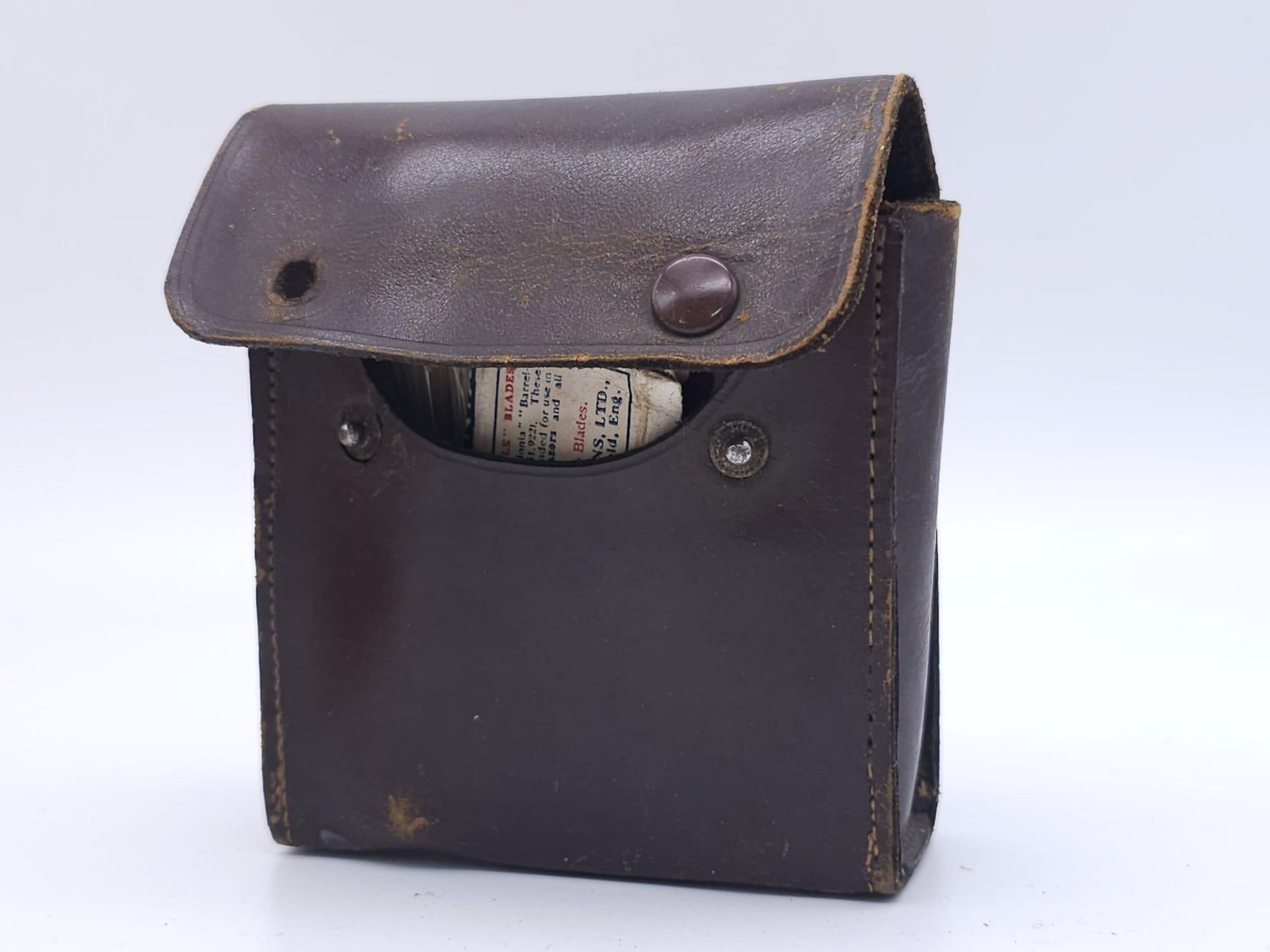 WW2 British Shaving Kit, sent to a Prisoner of War in German containing a hidden compass under the - Bild 16 aus 19