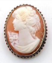 A Vintage 9K Yellow Gold Cameo Brooch. 3cm. 4.8g total weight.