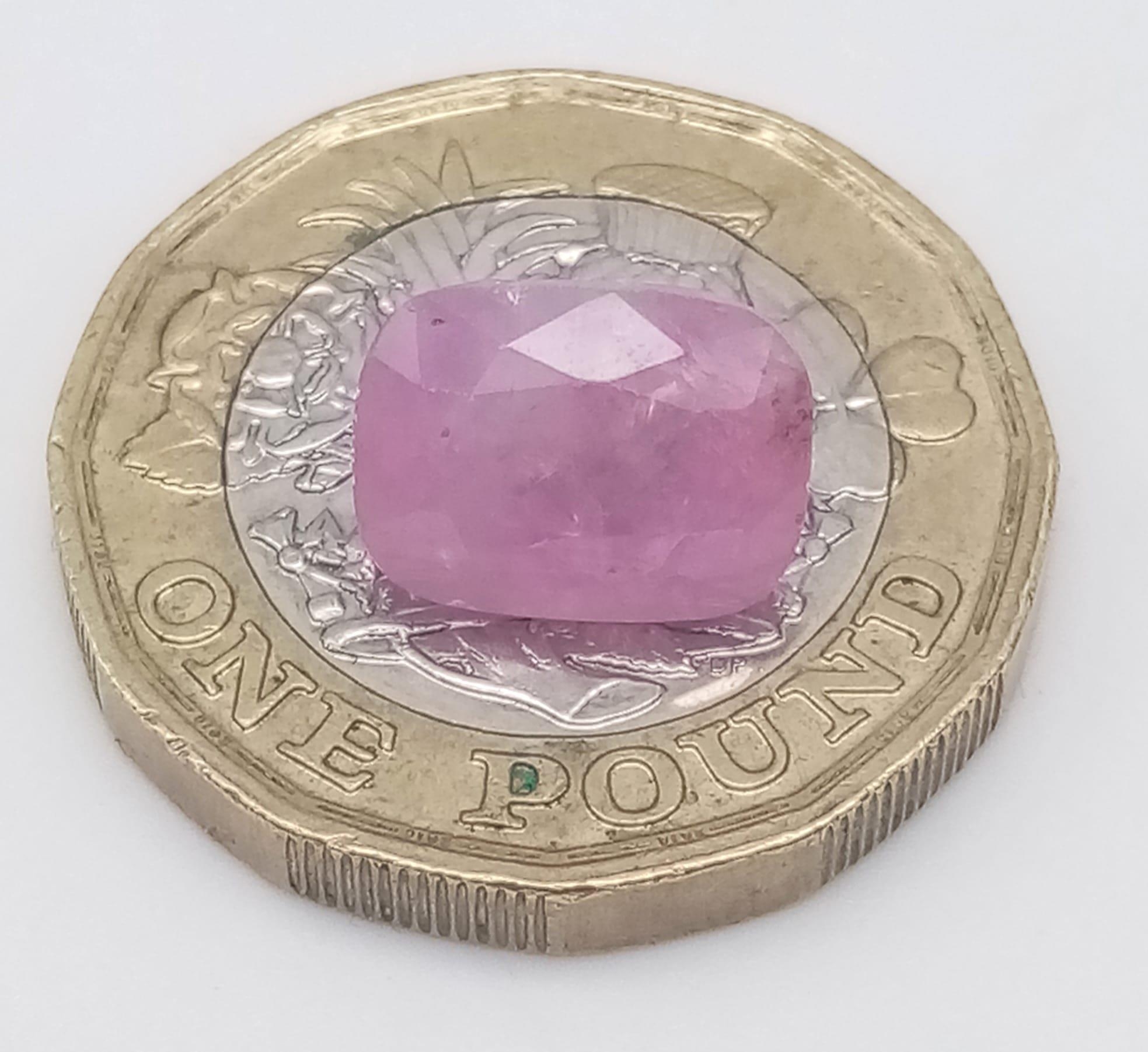 A 4.15ct Very Rare Pink Untreated Kashmir Sapphire Kashmir Gemstone. Comes with a Swiss GFCO - Image 3 of 4