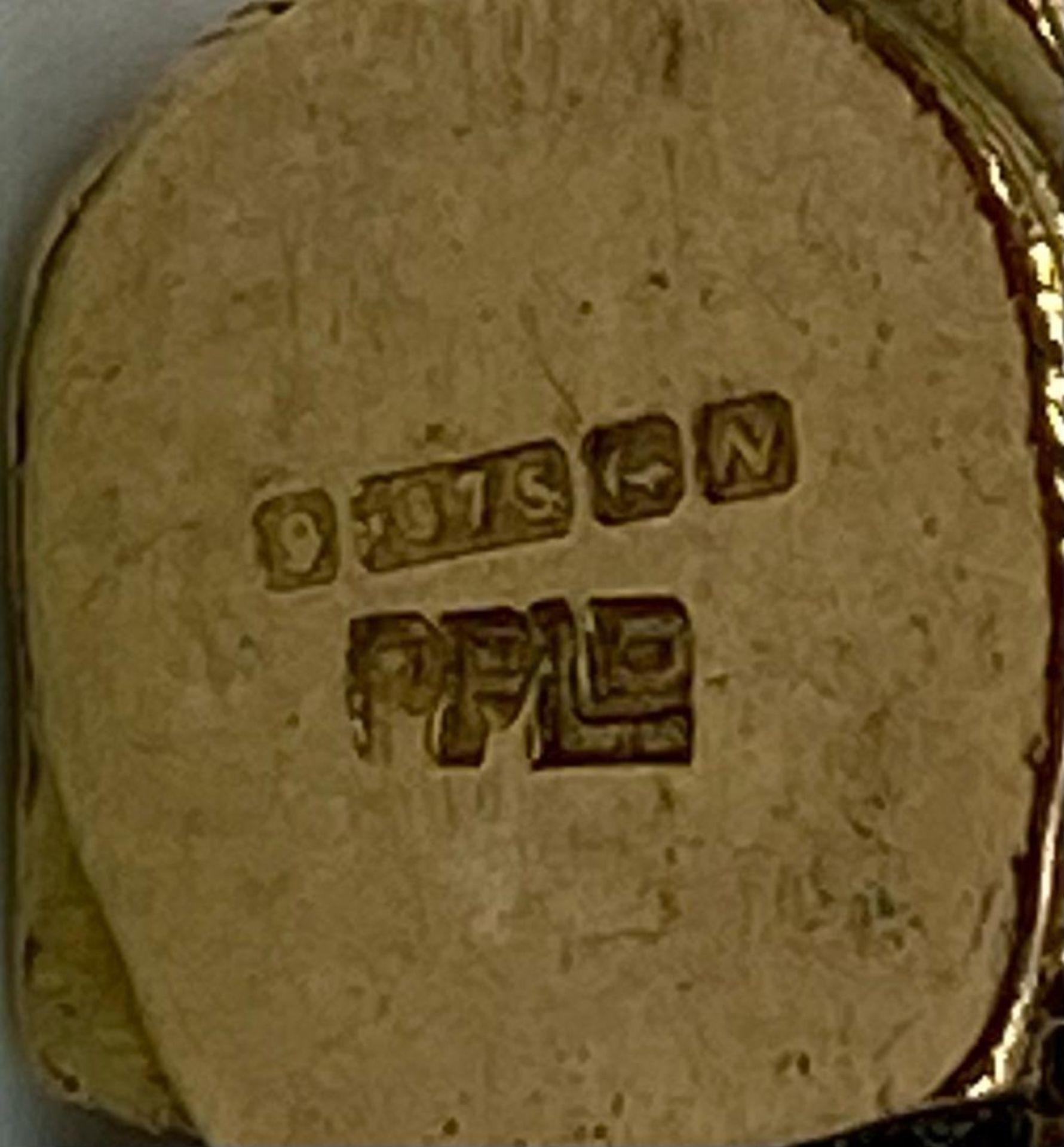 A Vintage 9K Yellow Gold Sitting Pussy Pendant/Charm. 20mm. 5.62g weight. - Bild 4 aus 4