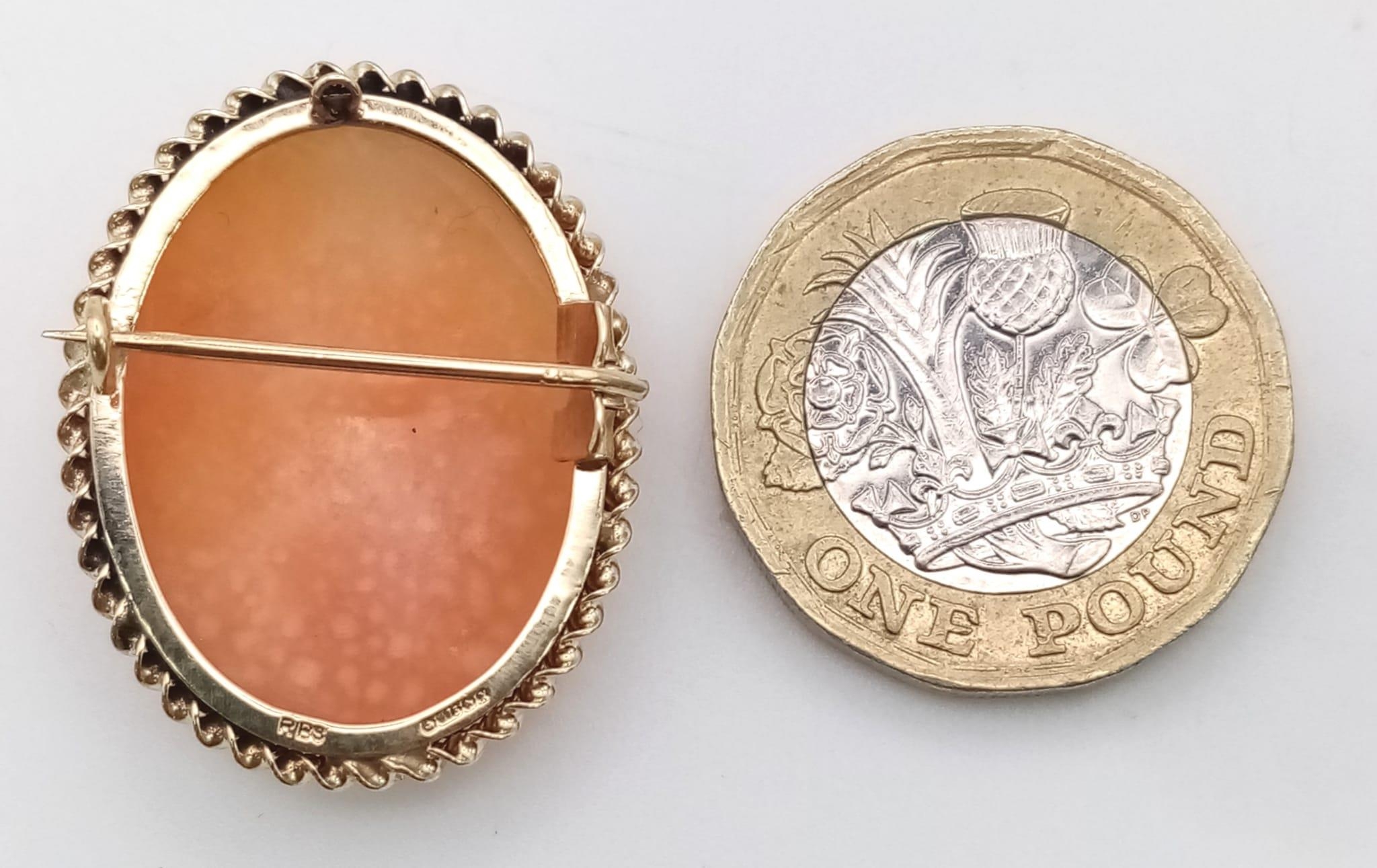 A Vintage 9K Yellow Gold Cameo Brooch. 3cm. 4.8g total weight. - Image 4 of 5