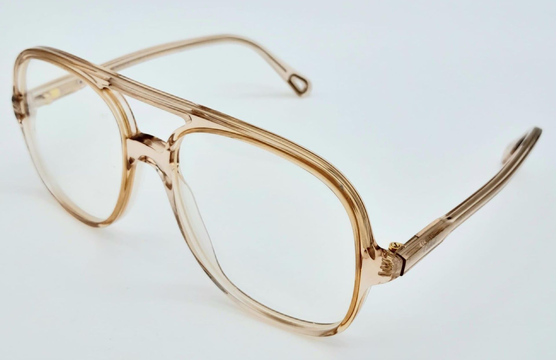 Chloe 'Patty' Eyeglasses. Large navigator shape/style and nude colour, Patty brings a 70s-inspired - Bild 2 aus 11