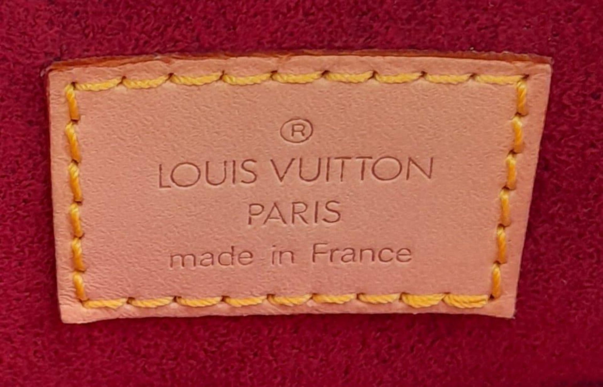 A Louis Vuitton Monogram Multiple Cite Bag. Leather exterior with gold hardware and top zip. Two - Bild 8 aus 10