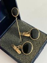 Vintage 9 carat GOLD CUFFLINKS & TIE PIN with black onyx contrast. 4.2 grams.