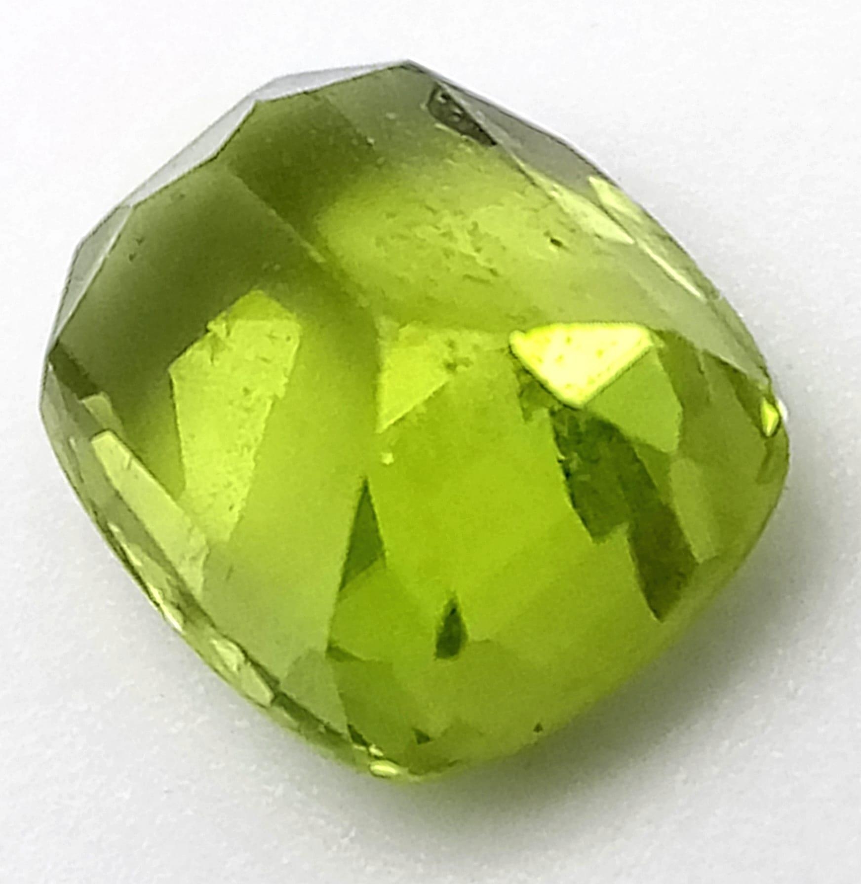 3.02ct Untreated Peridot Gemstone - Pakistan Origin - GGI Certified. - Image 2 of 4