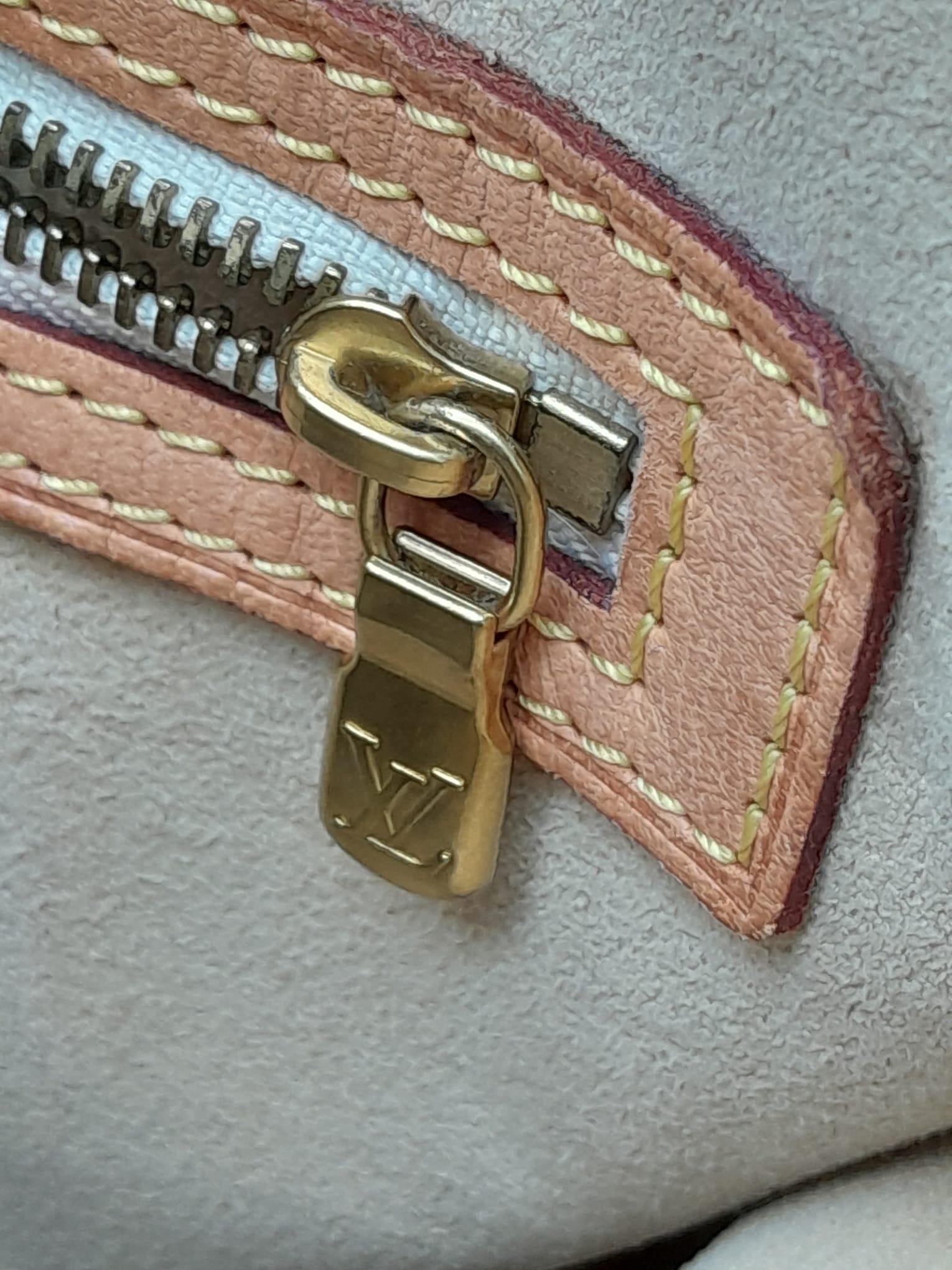 A Louis Vuitton Hampstead Bag. Damier azur leather exterior with gold-tone hardware, and snap hook - Image 7 of 10