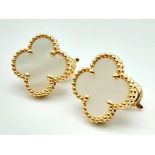 A Pair of 18K Yellow Gold Mother of Pearl Clover-Shaped Earrings. 7.6g total weight. Ref: 13649