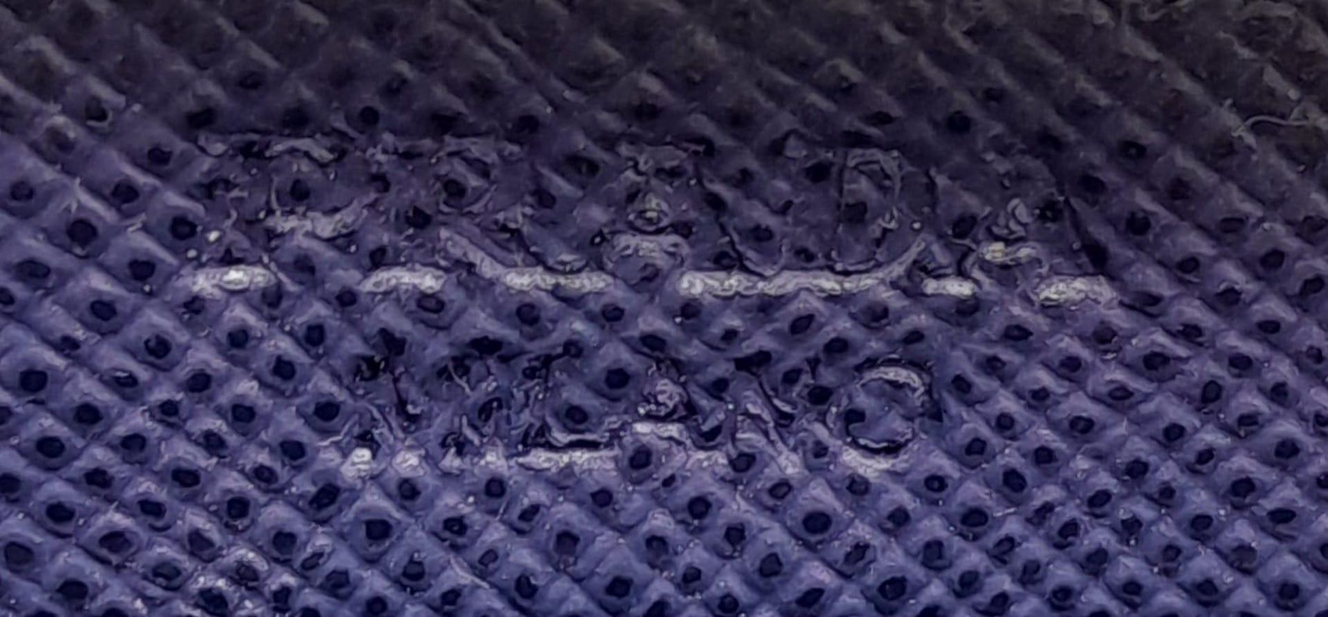 A Prada Royal Blue Purse/Wallet. Saffiano leather exterior, with the Prada logo in gold-toned - Bild 6 aus 7