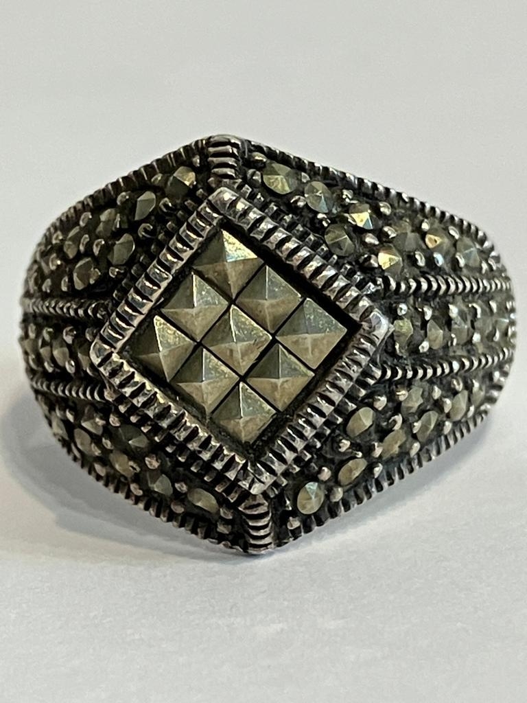 Stunning Vintage SILVER MARCASITE RING in Art Nouveau style. Complete with ring box. Size M. - Image 3 of 4