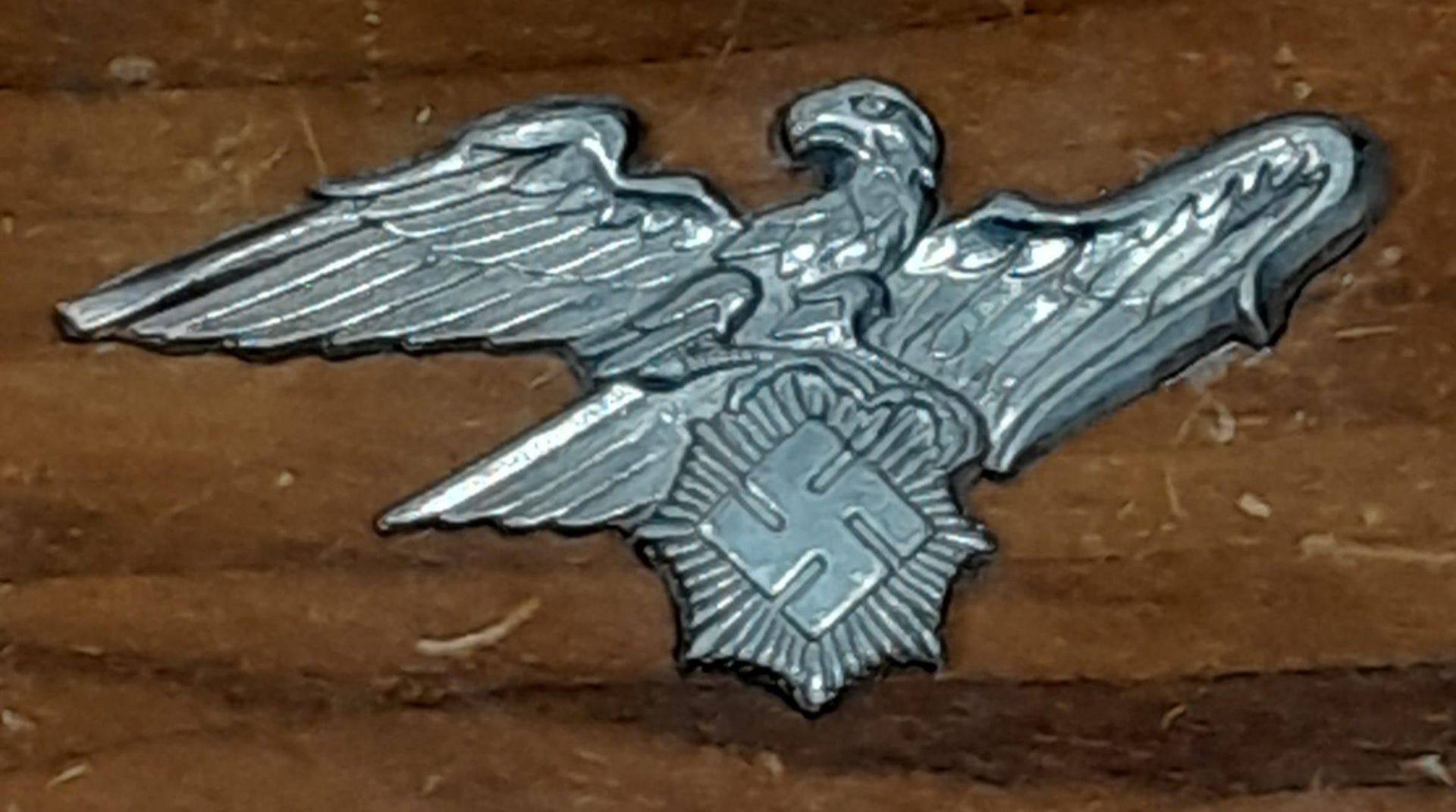 WW2 German Wooden Box with R.LB Badge (Air Raid Warden) - Bild 4 aus 4