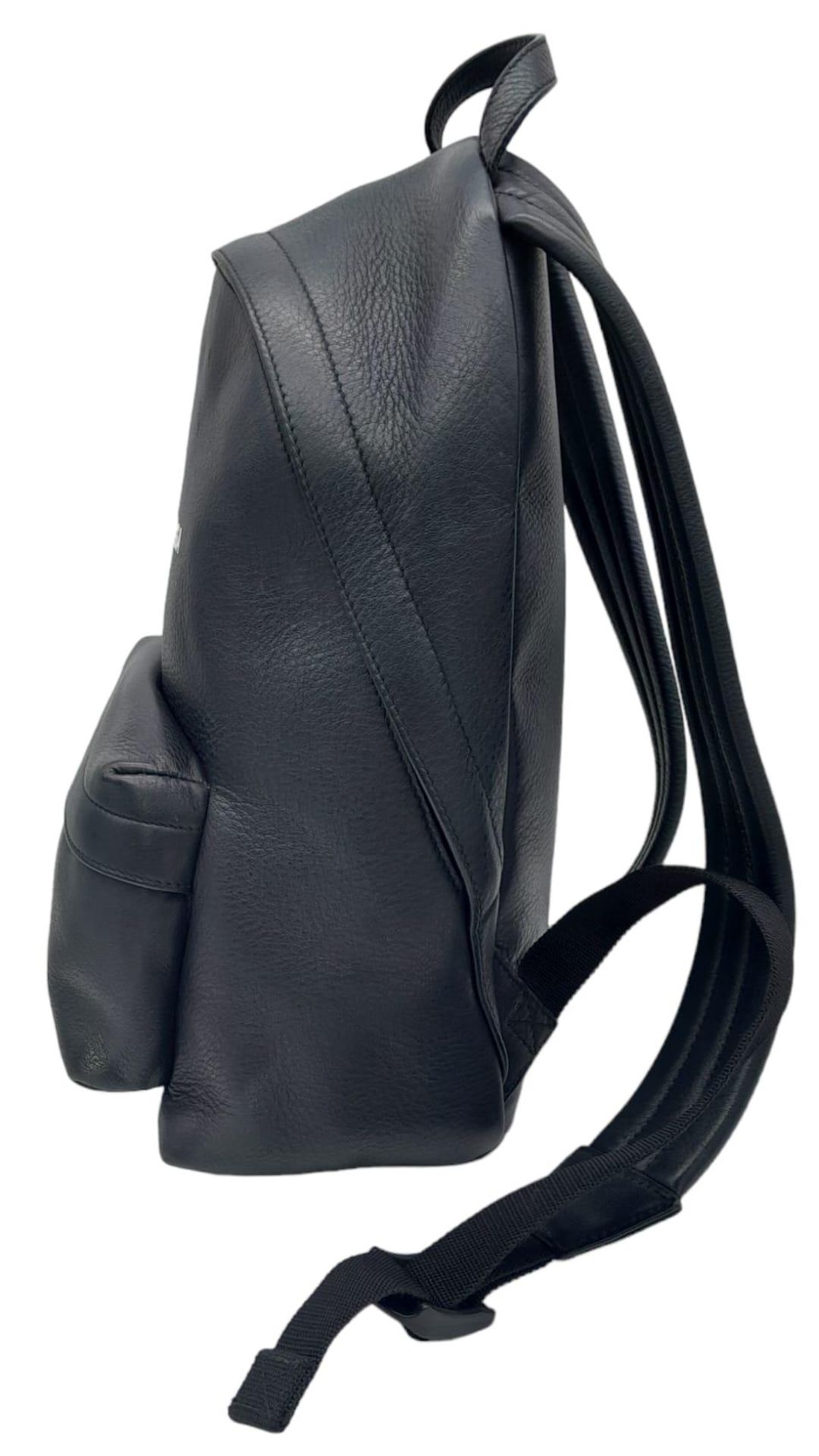 Balenciaga Backpack. Quality leather throughout, adjustable shoulder straps and a handy front zip - Bild 2 aus 8