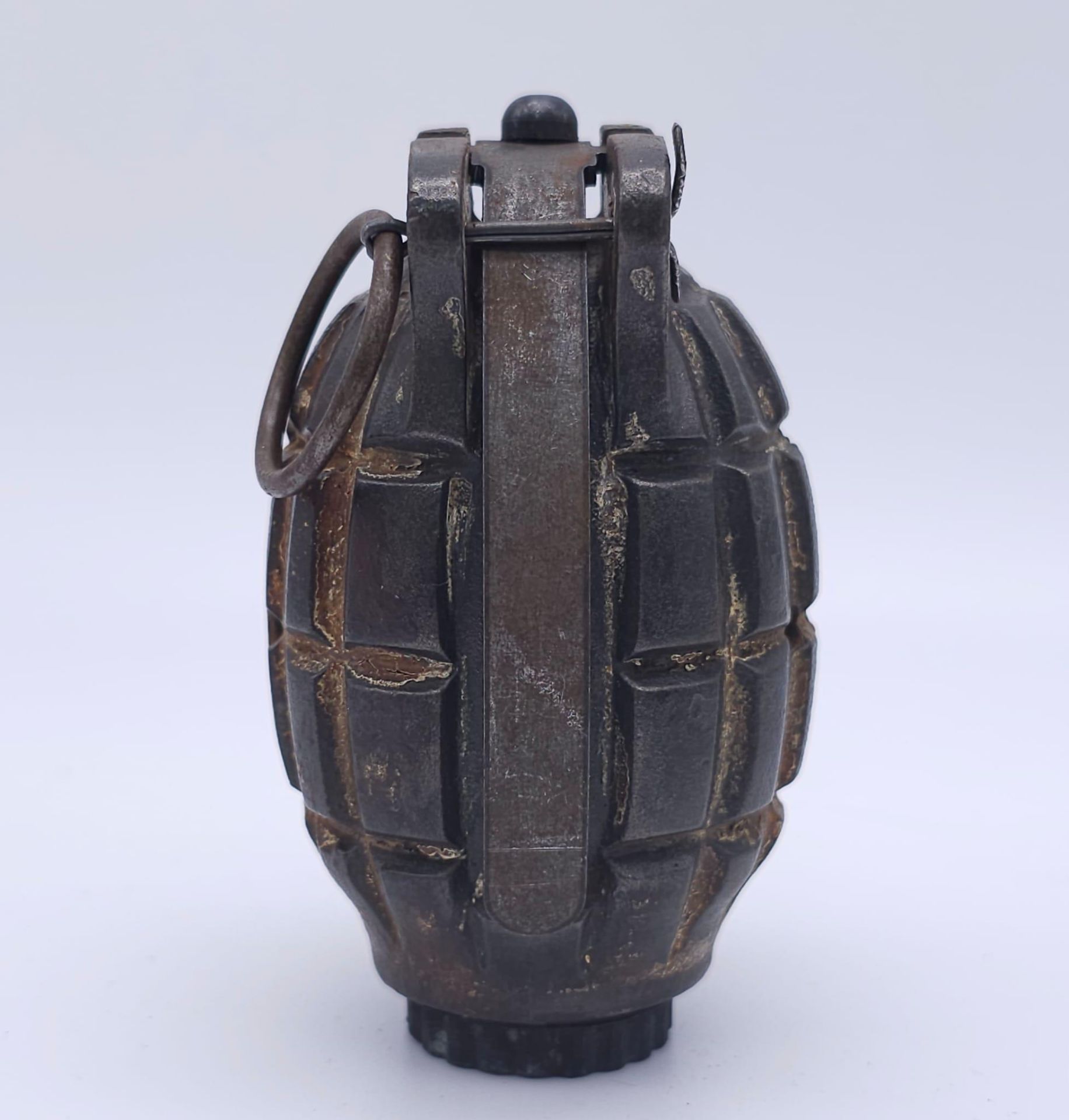 INERT WW2 British No 36 Mills Grenade. Maker: A. Kendrick & Sons West Bromwich. - Bild 3 aus 8