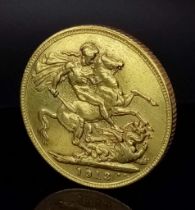 A 22 K gold, full sovereign King George V, 8 g.