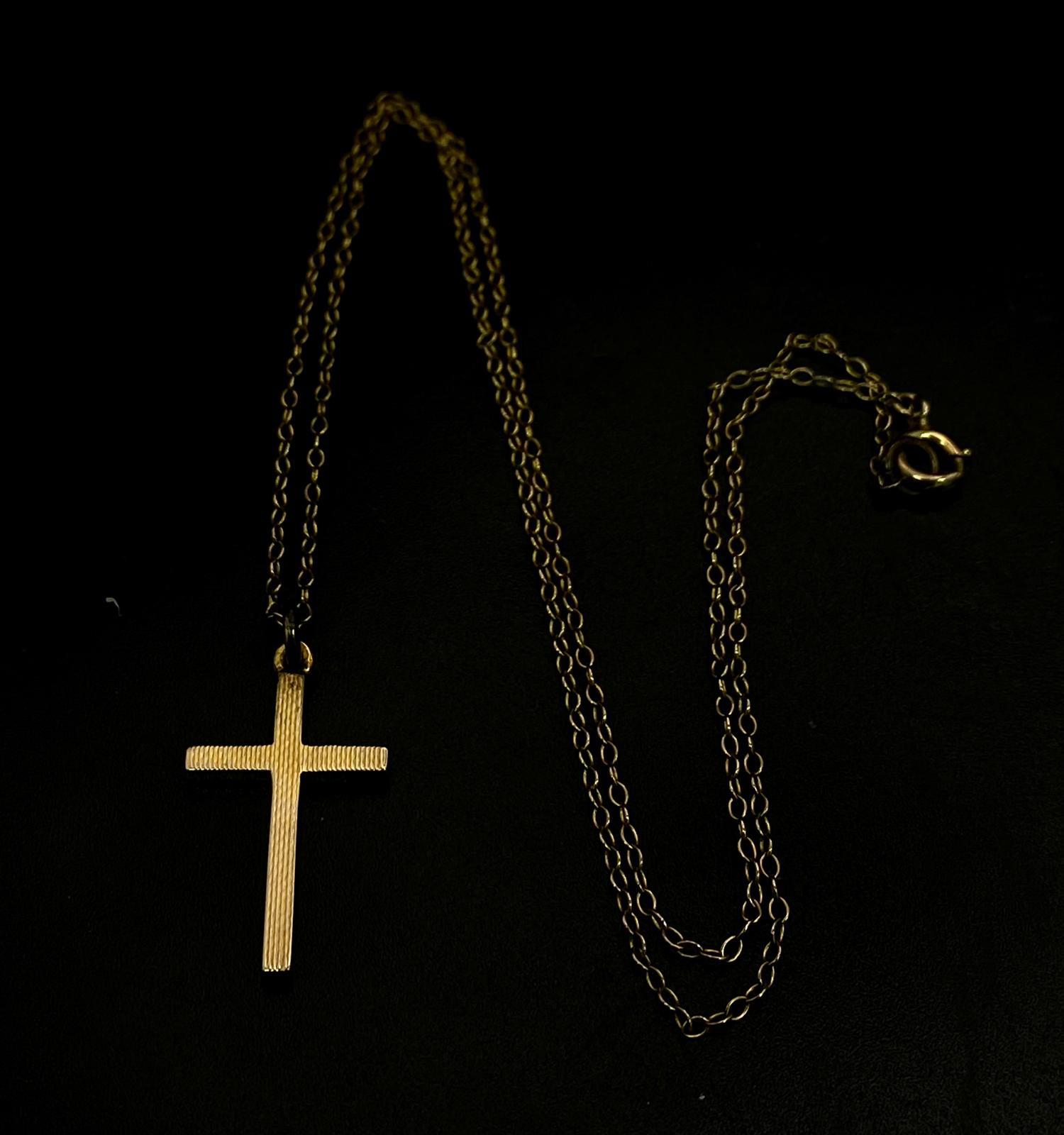 9k yellow gold patterned cross with matching 18"" belcher chain Weight: 2.9g - Image 3 of 5