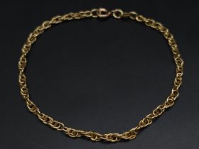A 9K Yellow Gold Prince of Wales Link Bracelet. 18cm. 2.45g weight.