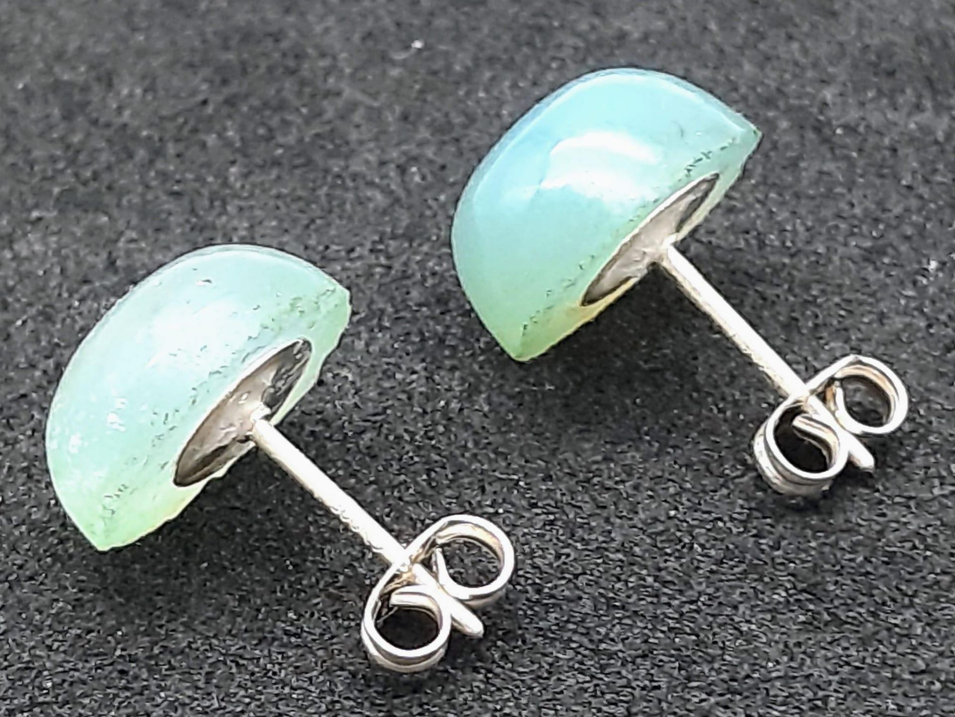 Pretty pair of Green Aquamarine Cabochon Sterling Silver stud earrings. Weight: 2g - Bild 2 aus 3