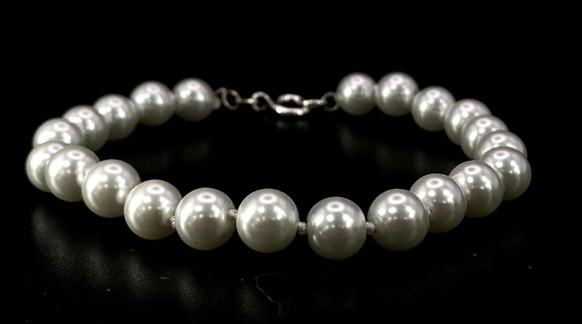 Bright Sterling Silver Cultured Pearl Necklace and Bracelet set. Necklace features an elegant dark - Bild 3 aus 10