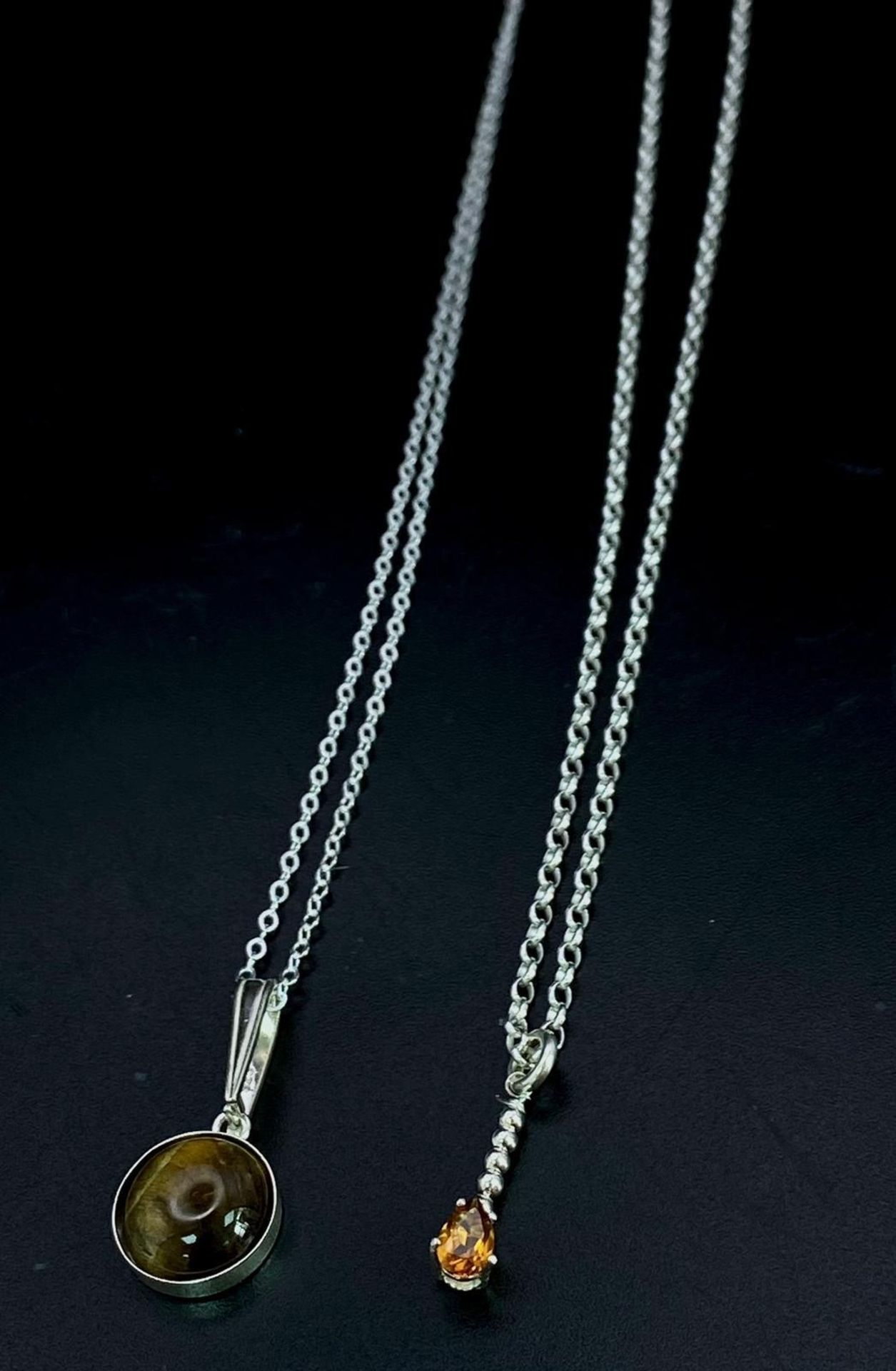 Two Sterling Silver Necklaces with Gemstone pendants. Both measuring 40cm in length, both - Bild 3 aus 4