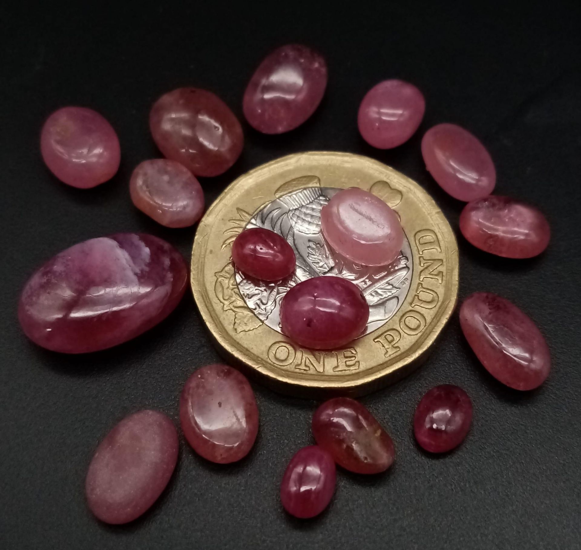 A lot of 43.85Ct Cabochon Translucent African Natural Ruby. Mixed shapes. - Bild 3 aus 3