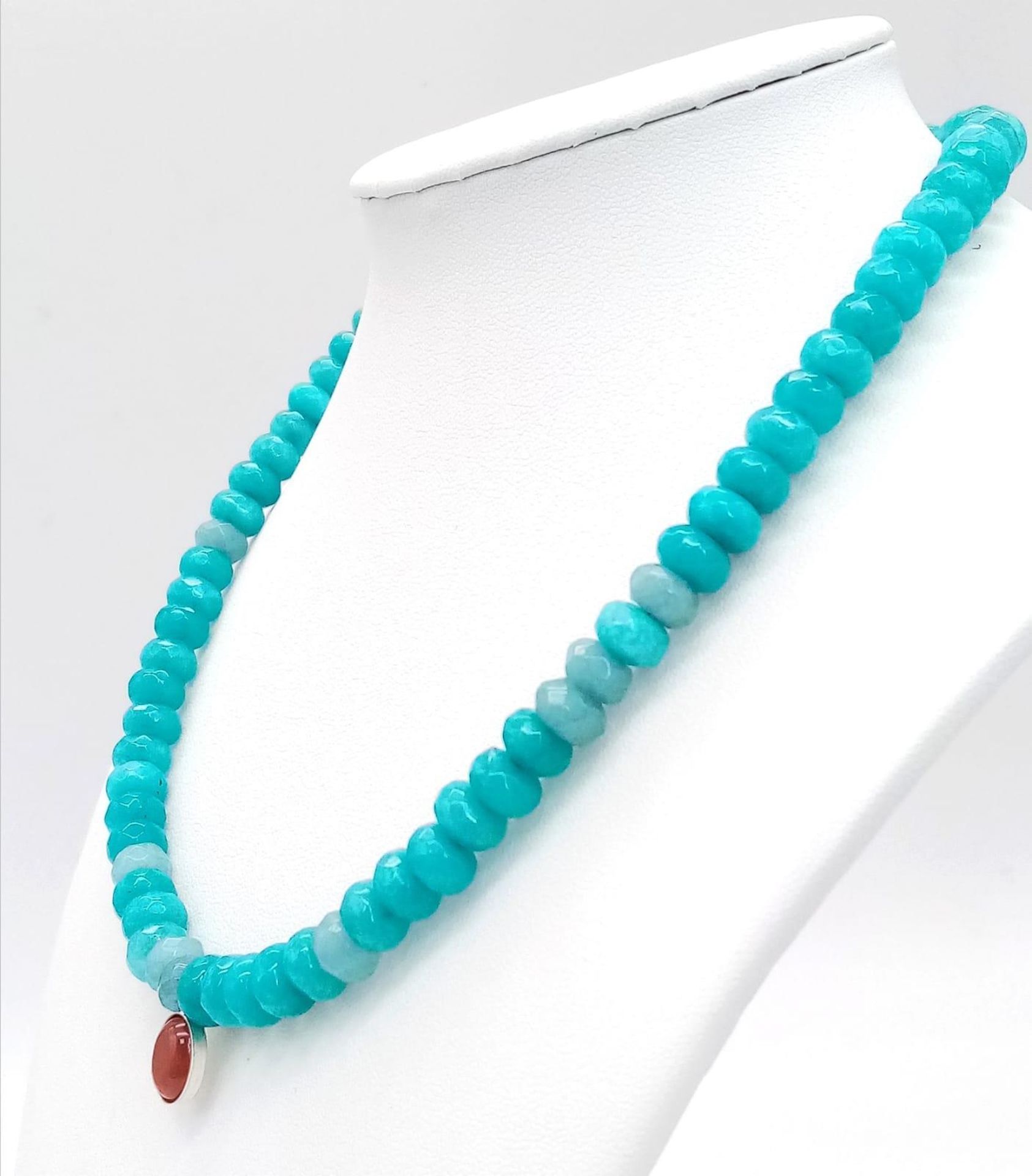 Bright Blue Aquamarine Stone Necklace with a Carnelian Stone Pendant. Length: 40cm Weight: 39.5g - Bild 6 aus 6