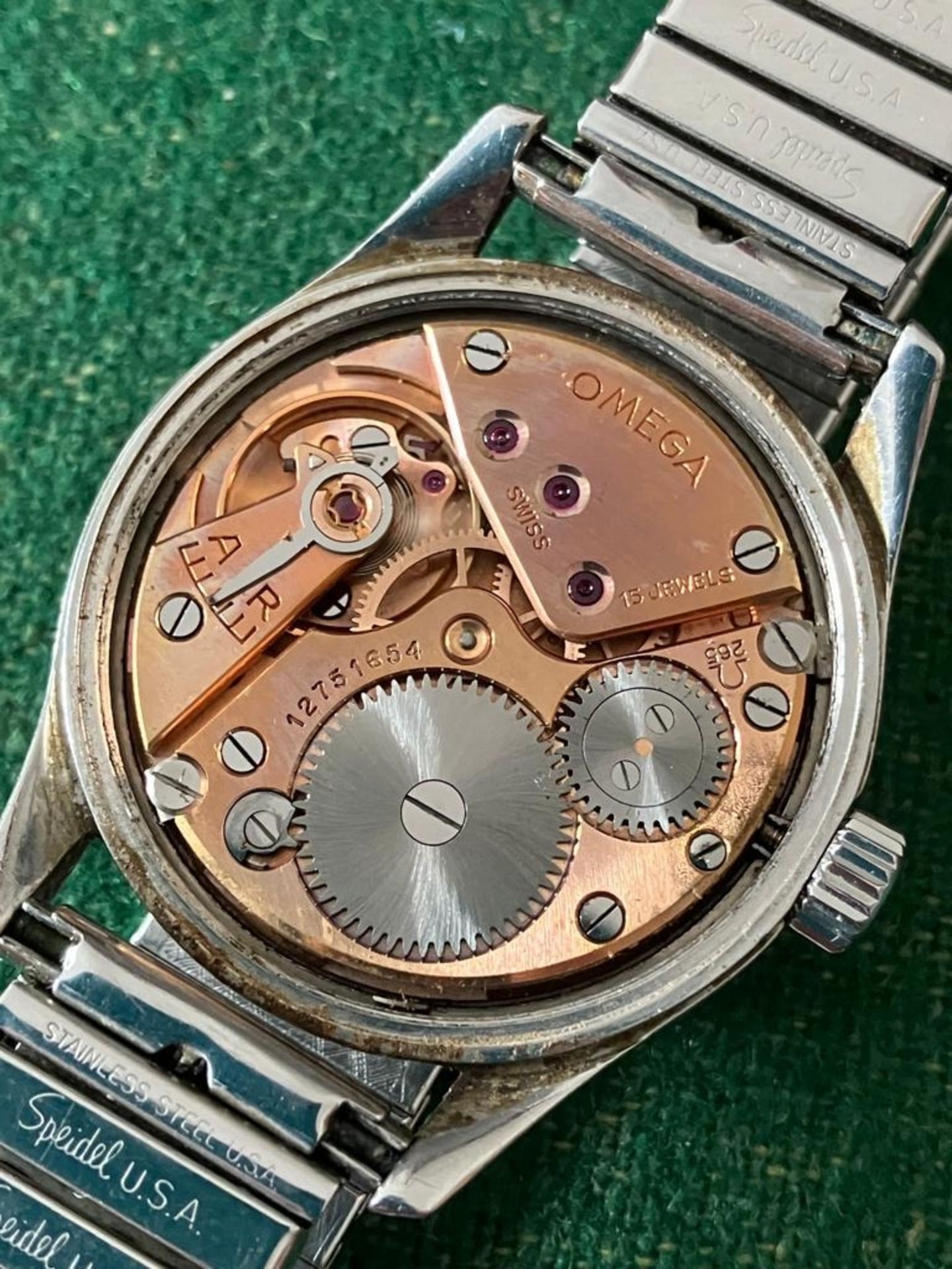 Gentlemans vintage 1950 OMEGA WRISTWATCH 2639-4. Calibre 265. Serial number 1275 1654. Full - Image 4 of 5