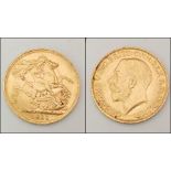 A 22 K yellow gold sovereign with King George V, very good definition and full weight 8 g.