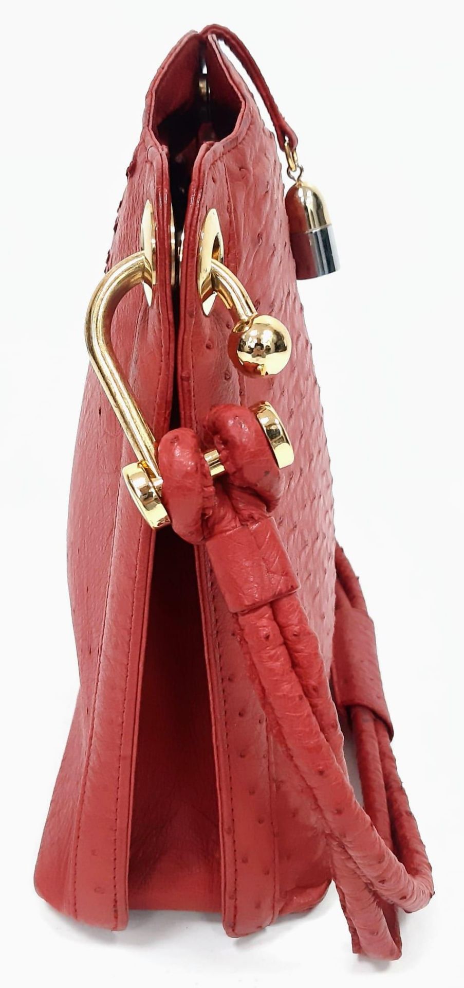 Vintage Red Sabatini Ostrich Leather Handbag. Feels amazing to the touch, gold tone chunky - Image 3 of 13