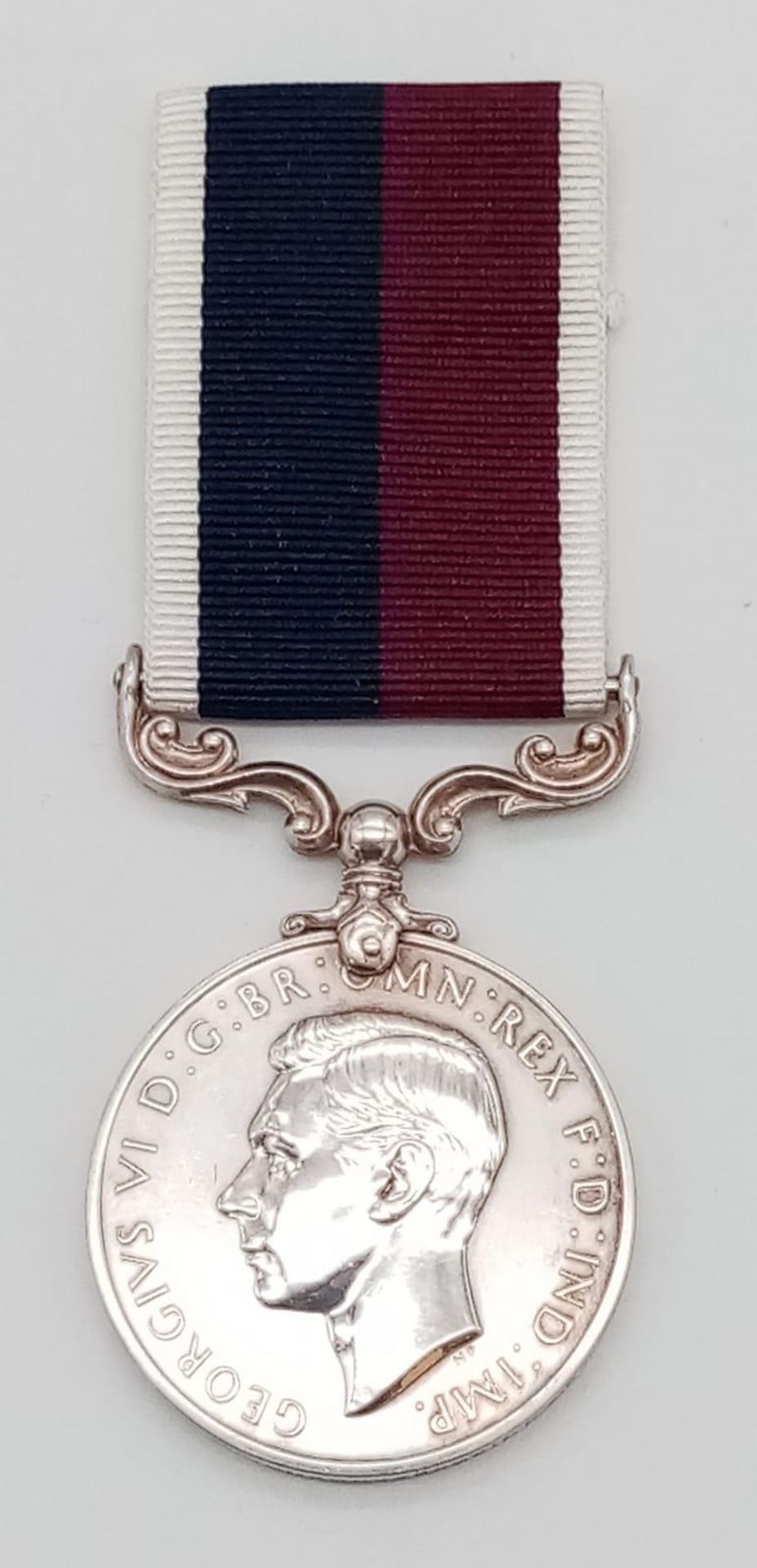 Royal Air Force Long Service and Good Conduct medal GVIR 1st type named to: W/O R G Johnson (355661) - Bild 2 aus 6