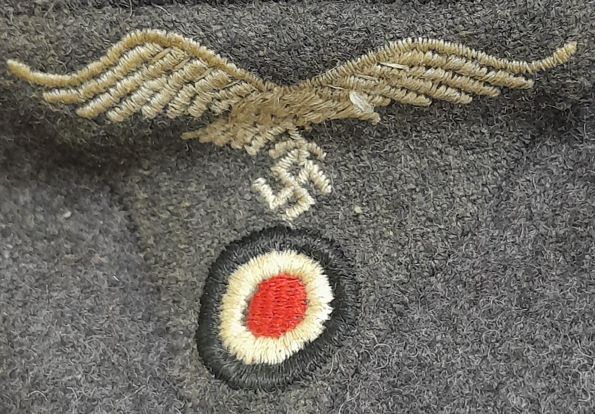 WW2 German Luftwaffe M43 Cap. Late war type with single piece insignia patch. - Bild 6 aus 6