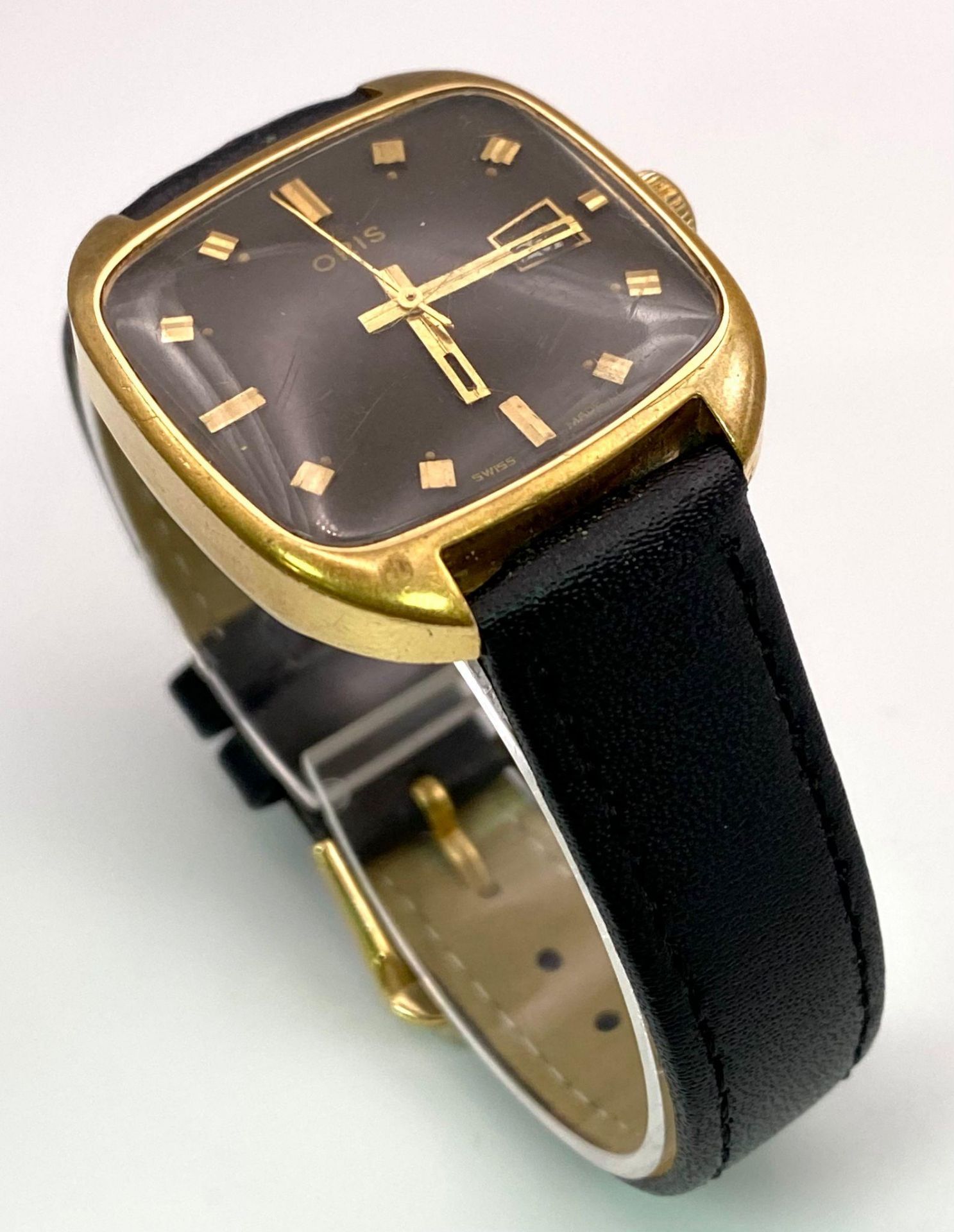 A Vintage 1950s Oris Gents Mechanical Watch. Black leather strap. Gold plated square case - 31mm. - Image 2 of 11