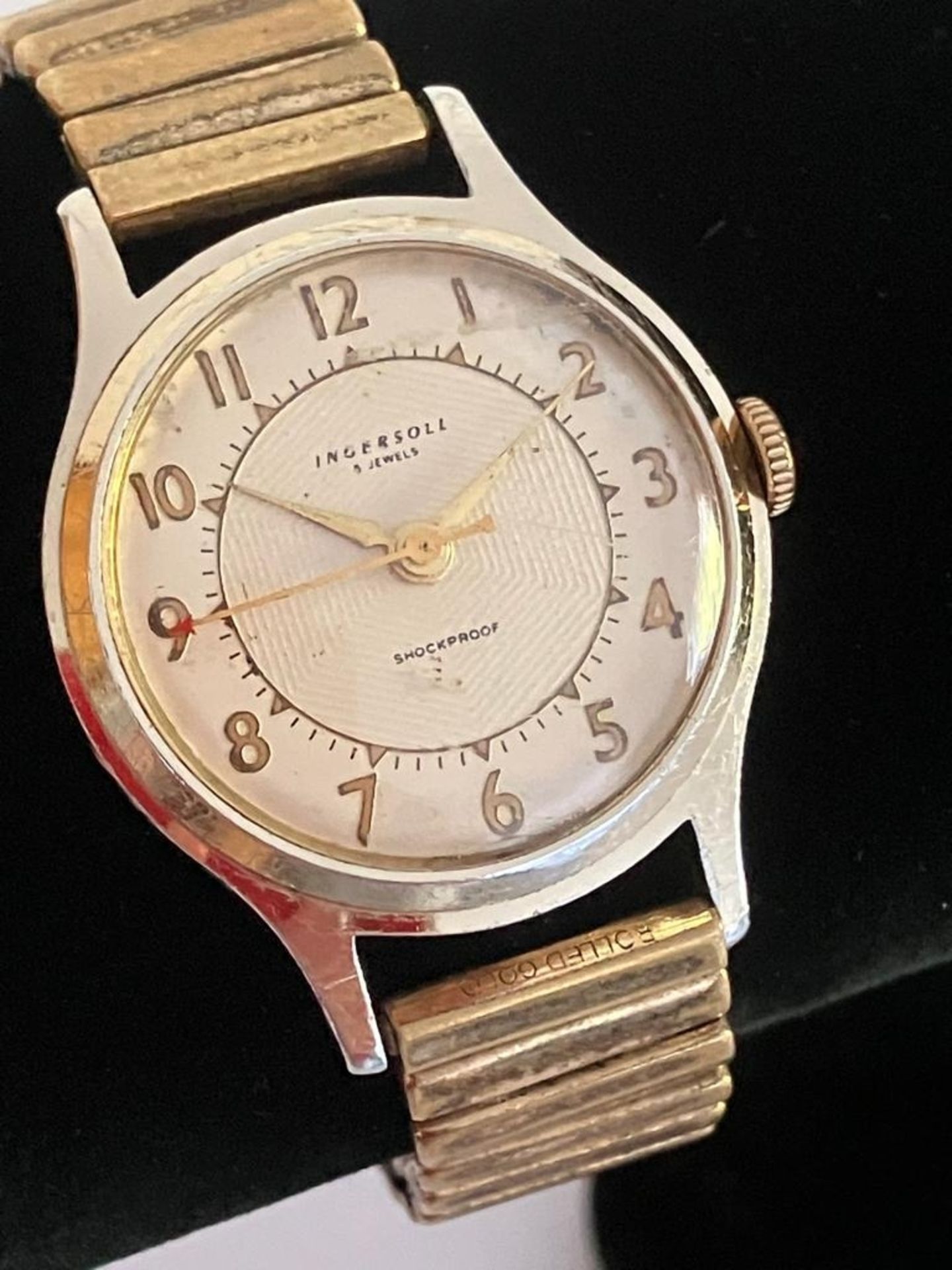 Gentlemans vintage INGERSOLL wristwatch in Gold Tone with ROLLED GOLD BRACELET STRAP. Manual winding