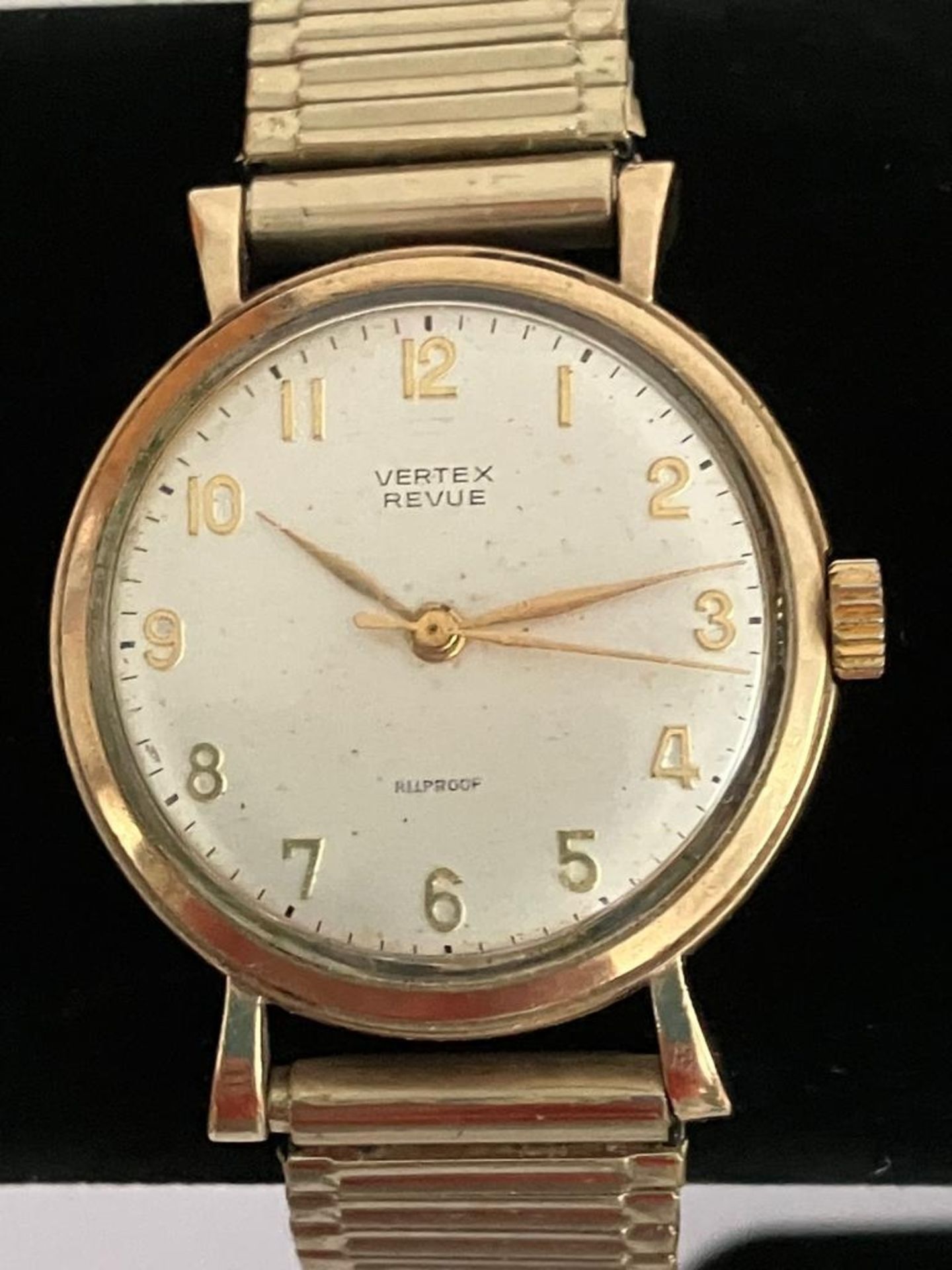 Gentlemans vintage 1965 VERTEX REVUE WRISTWATCH. Expandable bracelet. Manual winding in full working