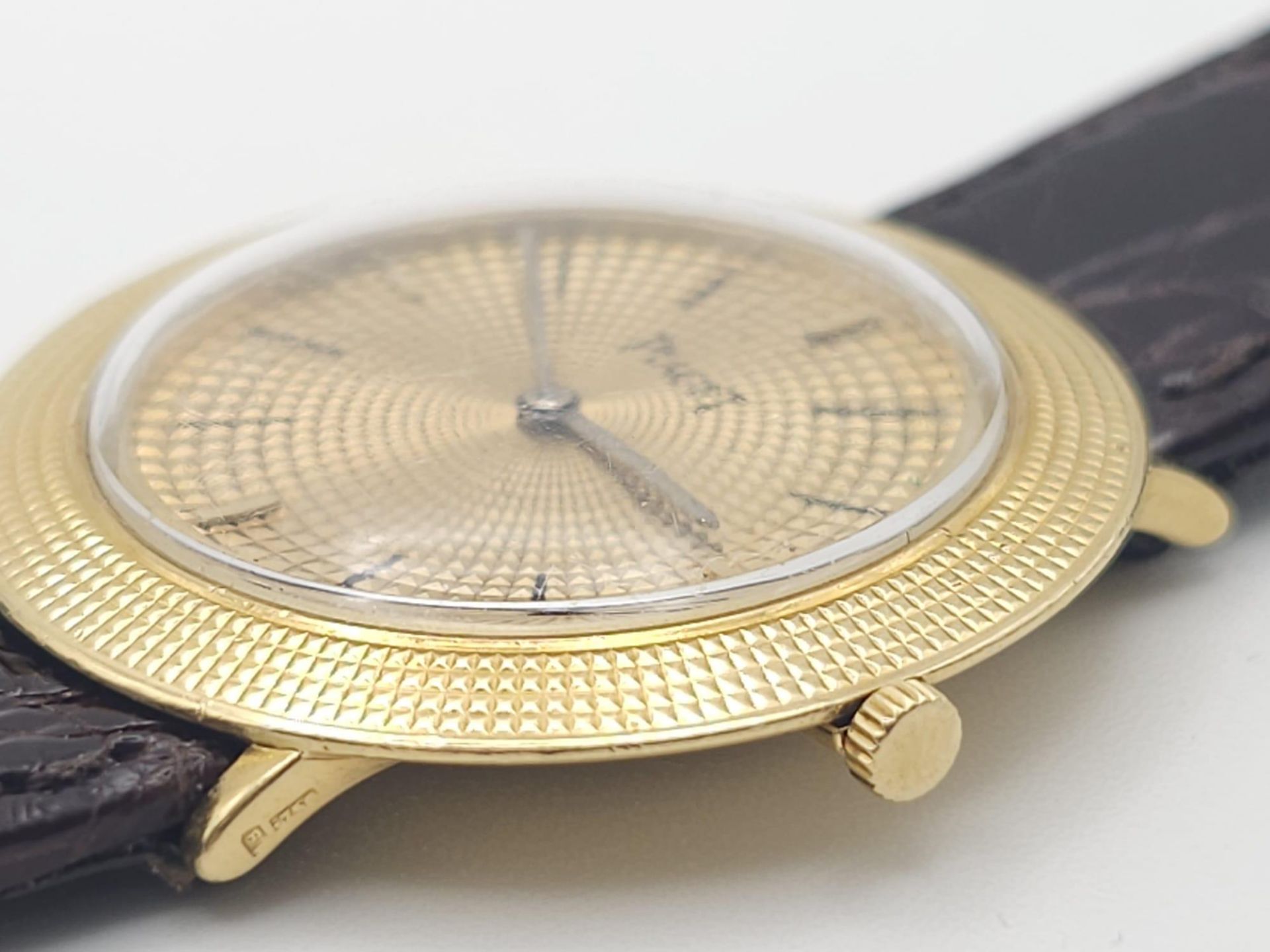 A Vintage 18K Gold Piaget Gents Watch with Hypnotic Dial. Brown crocodile strap. 18k gold case - - Image 21 of 25