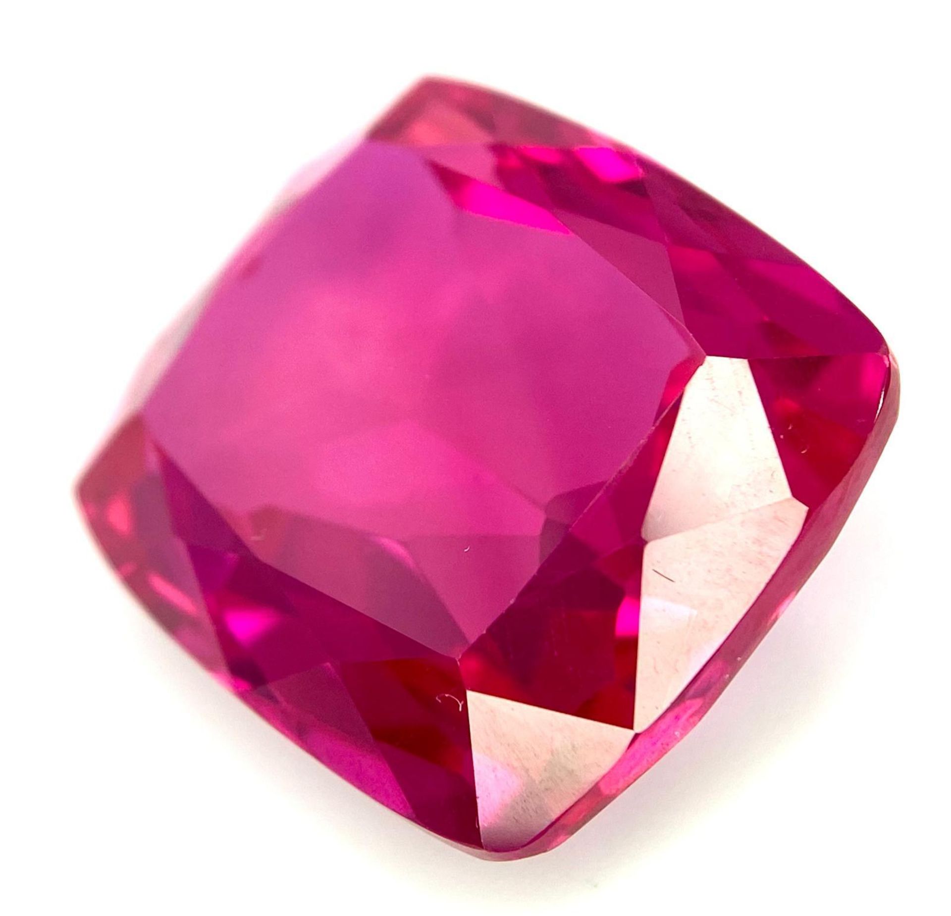 A fabulous, large (51.3 carats), RUBY. Cushion cut, exhibiting strong fluorescence under UV light, - Bild 4 aus 7