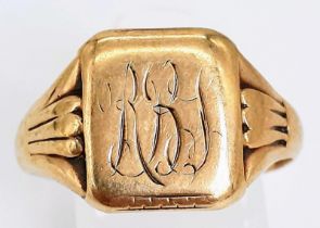 A Vintage Monogram 9K Yellow Gold Signet Ring. Size S. 4.8g weight.