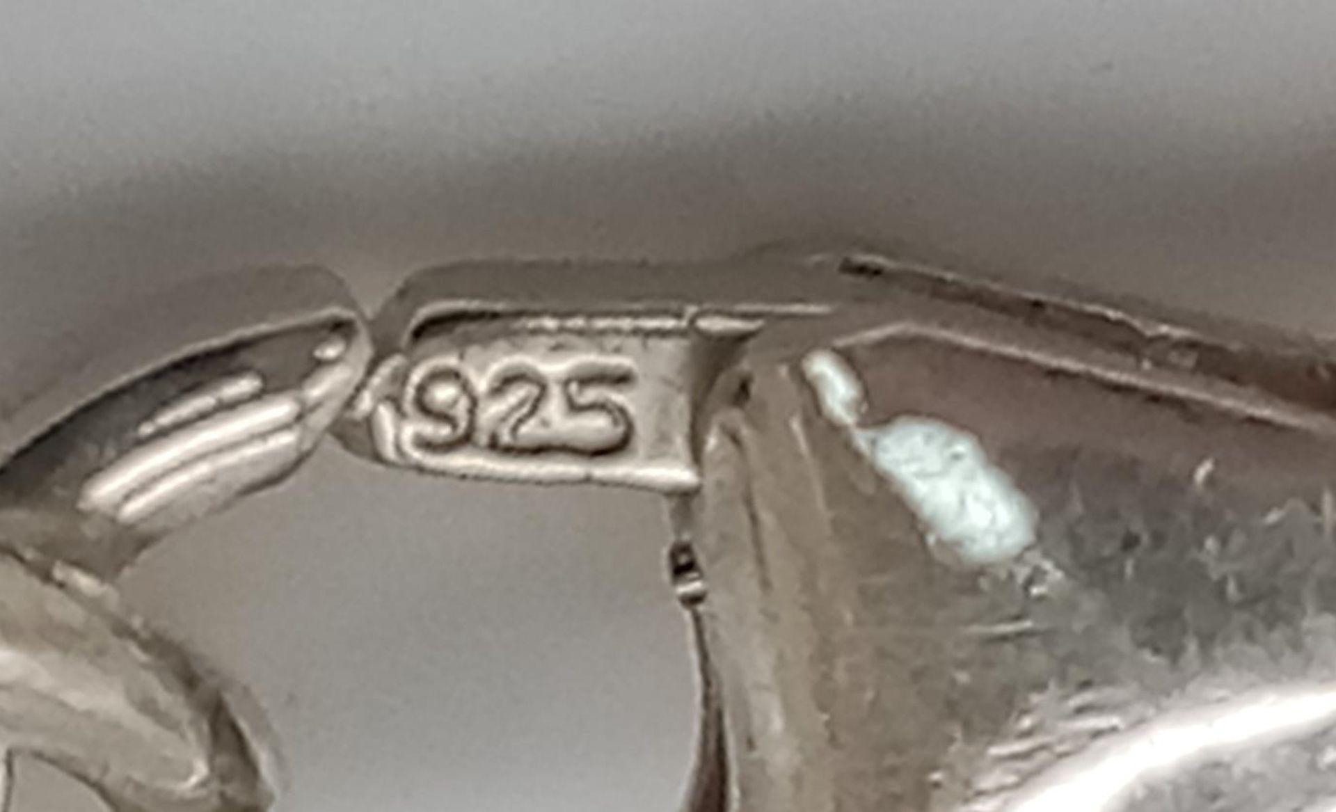 A Round Cut Ruby Gemstone Tennis Necklace set in 925 Silver. 70cm. 27.75g total weight. - Bild 3 aus 3