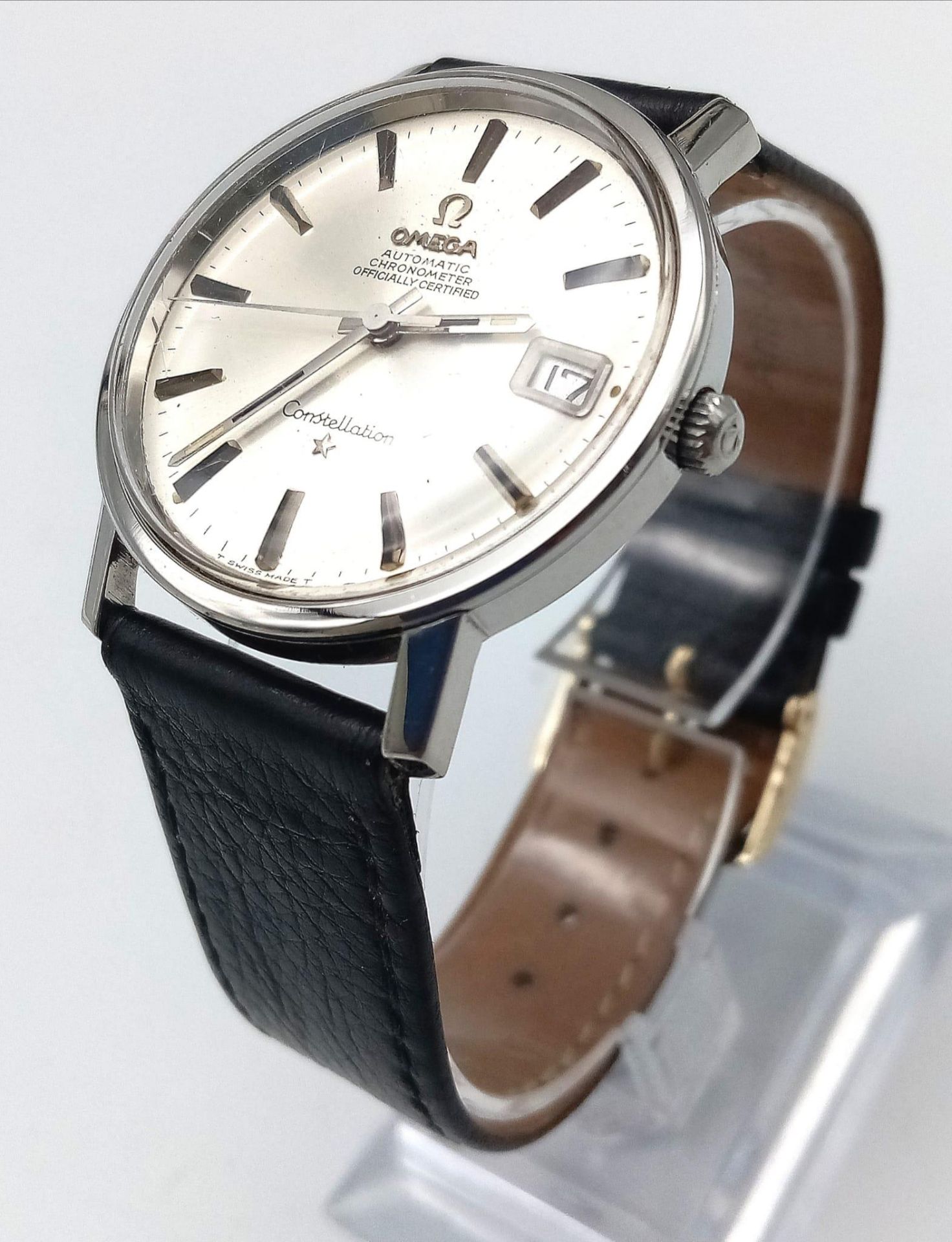 Omega Constellation Chronometer Men's Watch. Automatic movement, leather strap, 32mm dial. Circa