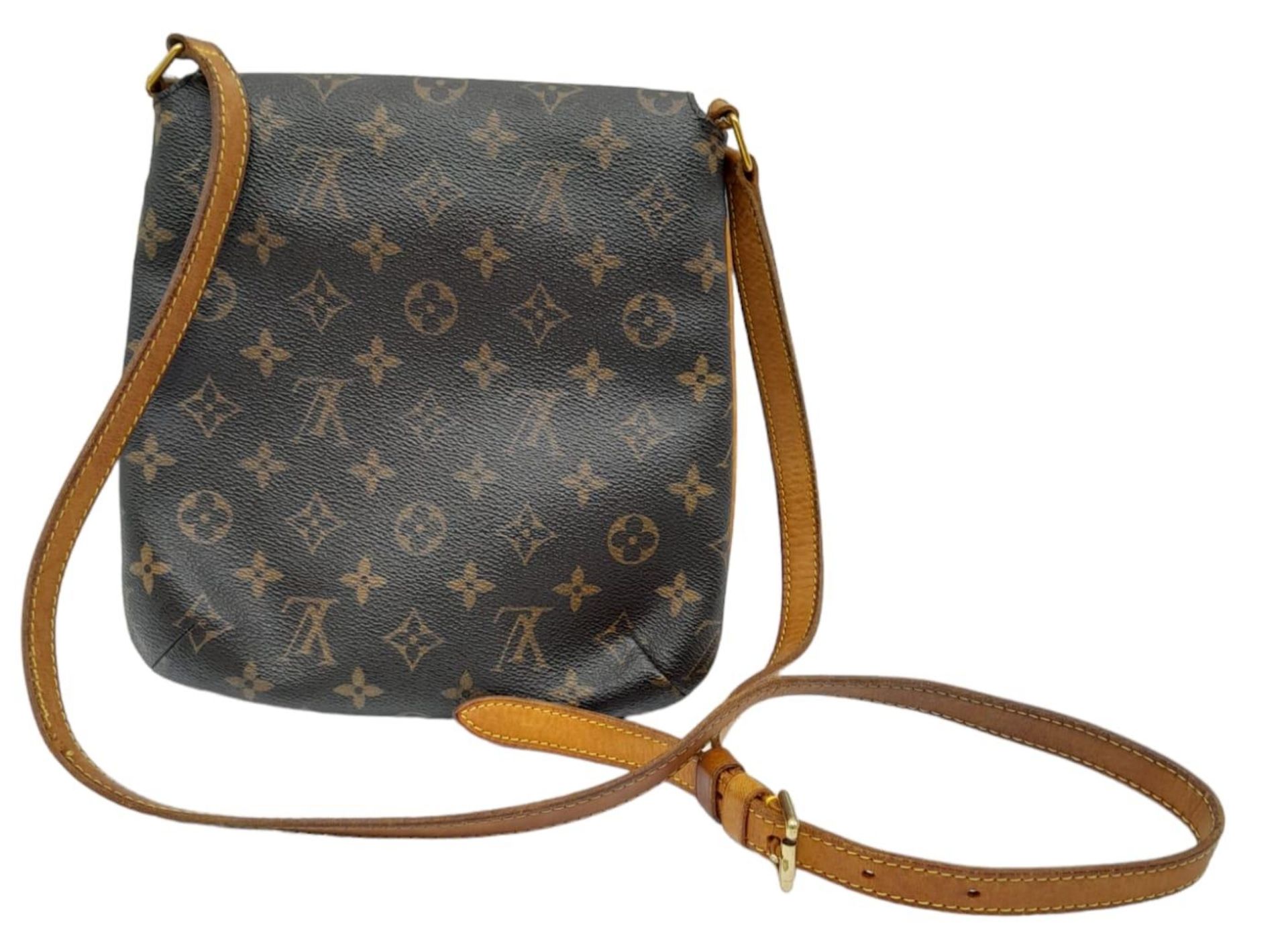 Louis Vuitton Musette Salsa Shoulder Bag. This elegant LV shoulder bag is perfect for those on the - Image 3 of 6