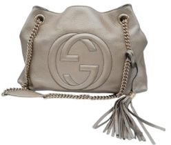 Gucci Soho Shoulder Bag. Grained champagne leather with Silver toned hardware. Two chain-link